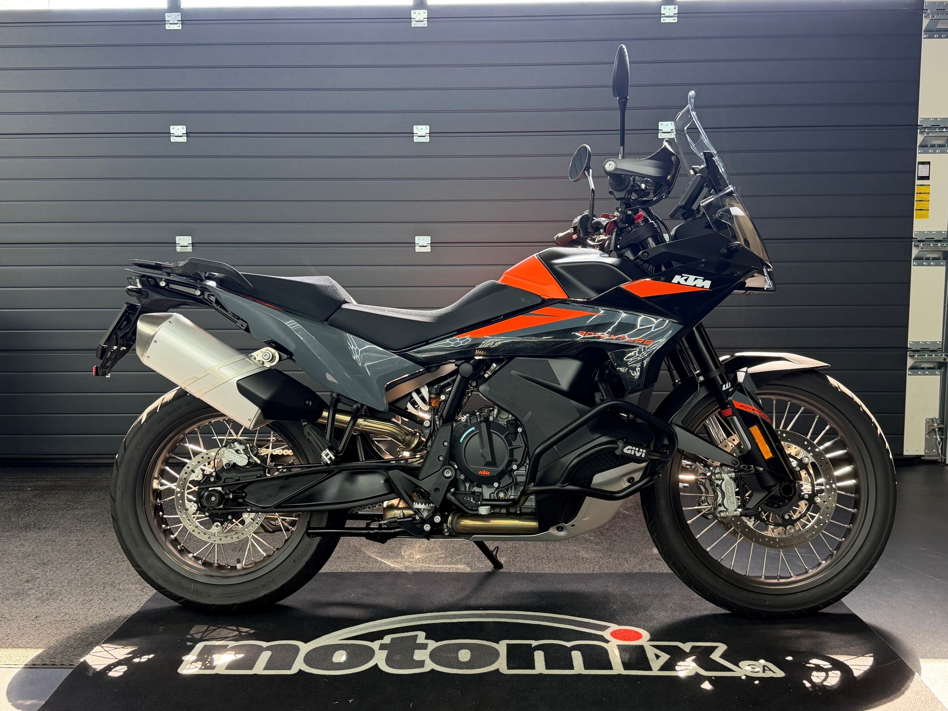 KTM 890 Adventure-showroom-element-2