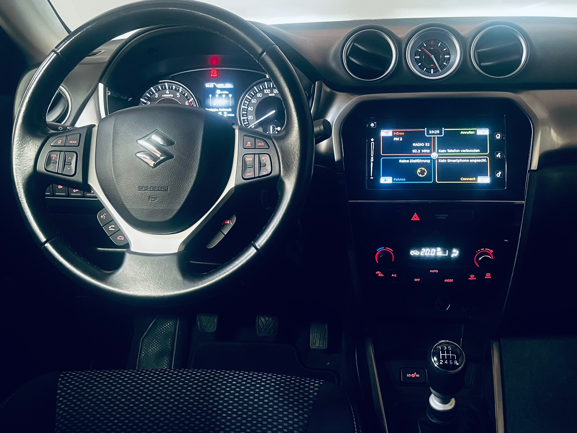 SUZUKI Vitara 1.4 Boosterjet Compact + Hybrid 4x4-image-15