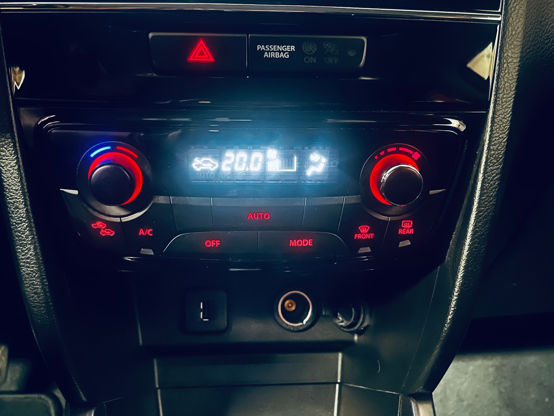 SUZUKI Vitara 1.4 Boosterjet Compact + Hybrid 4x4-image-19
