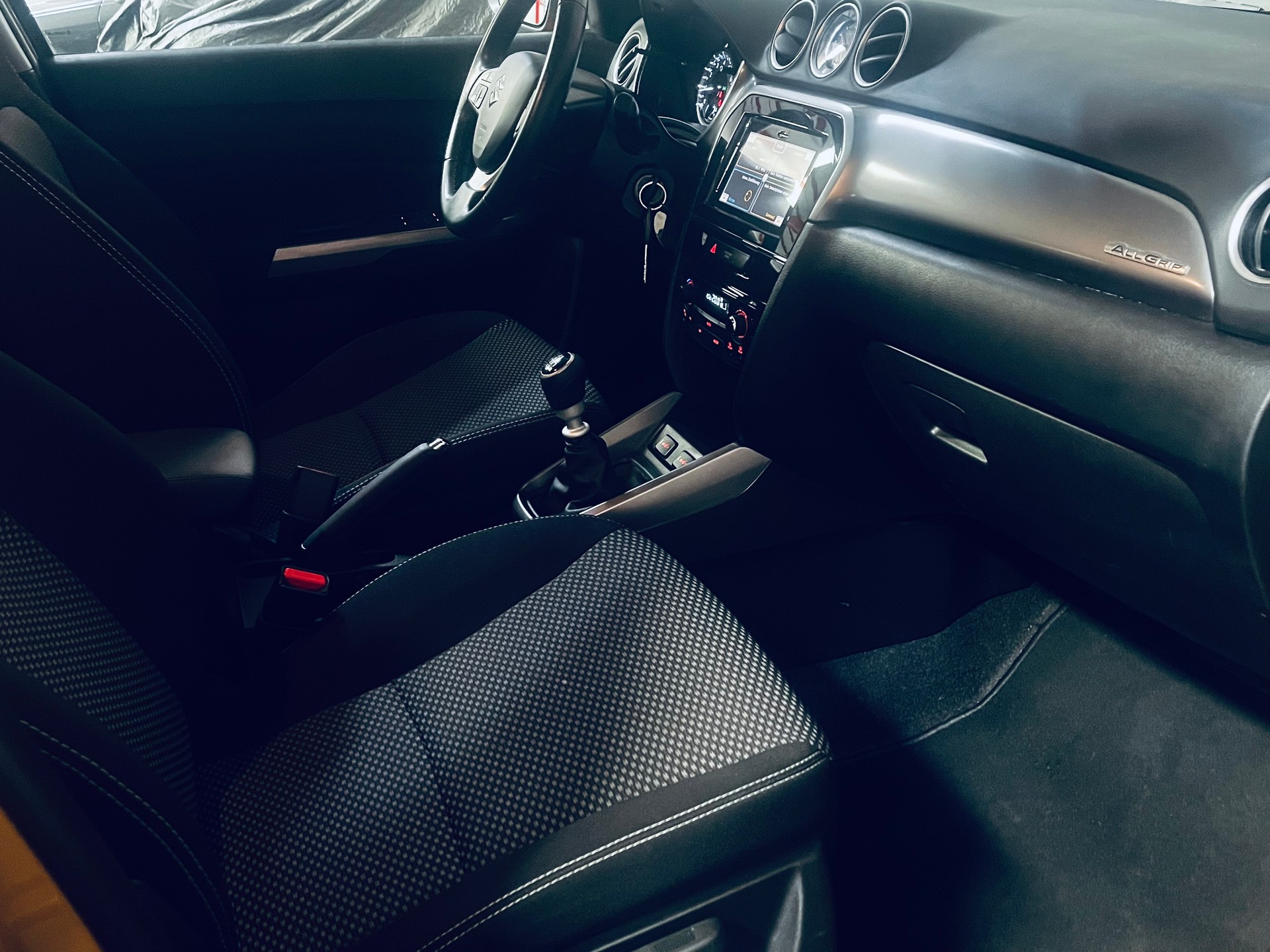 SUZUKI Vitara 1.4 Boosterjet Compact + Hybrid 4x4-image-13
