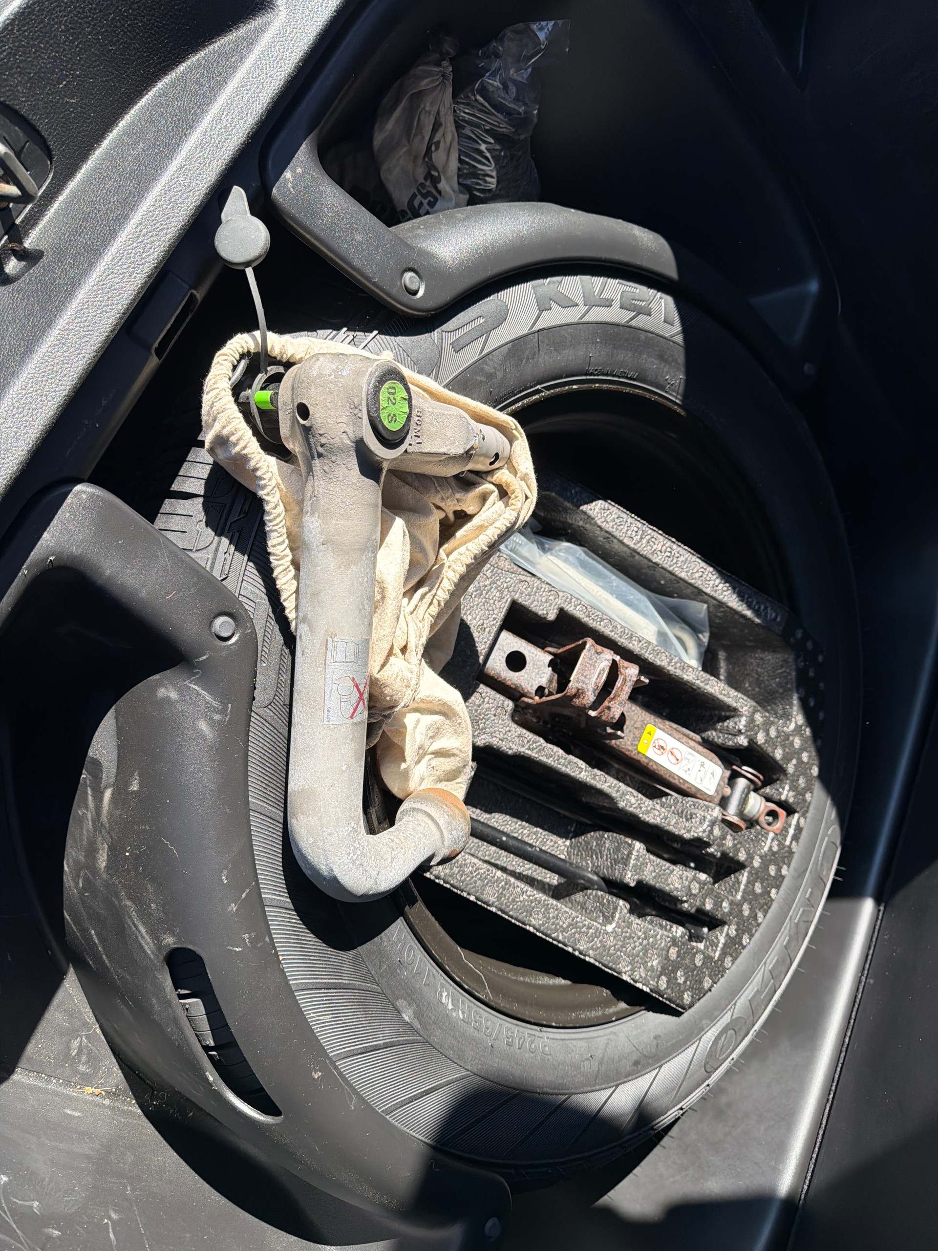 JEEP Grand Cherokee 5.7 HEMI V8 Overland Automatic-image-9