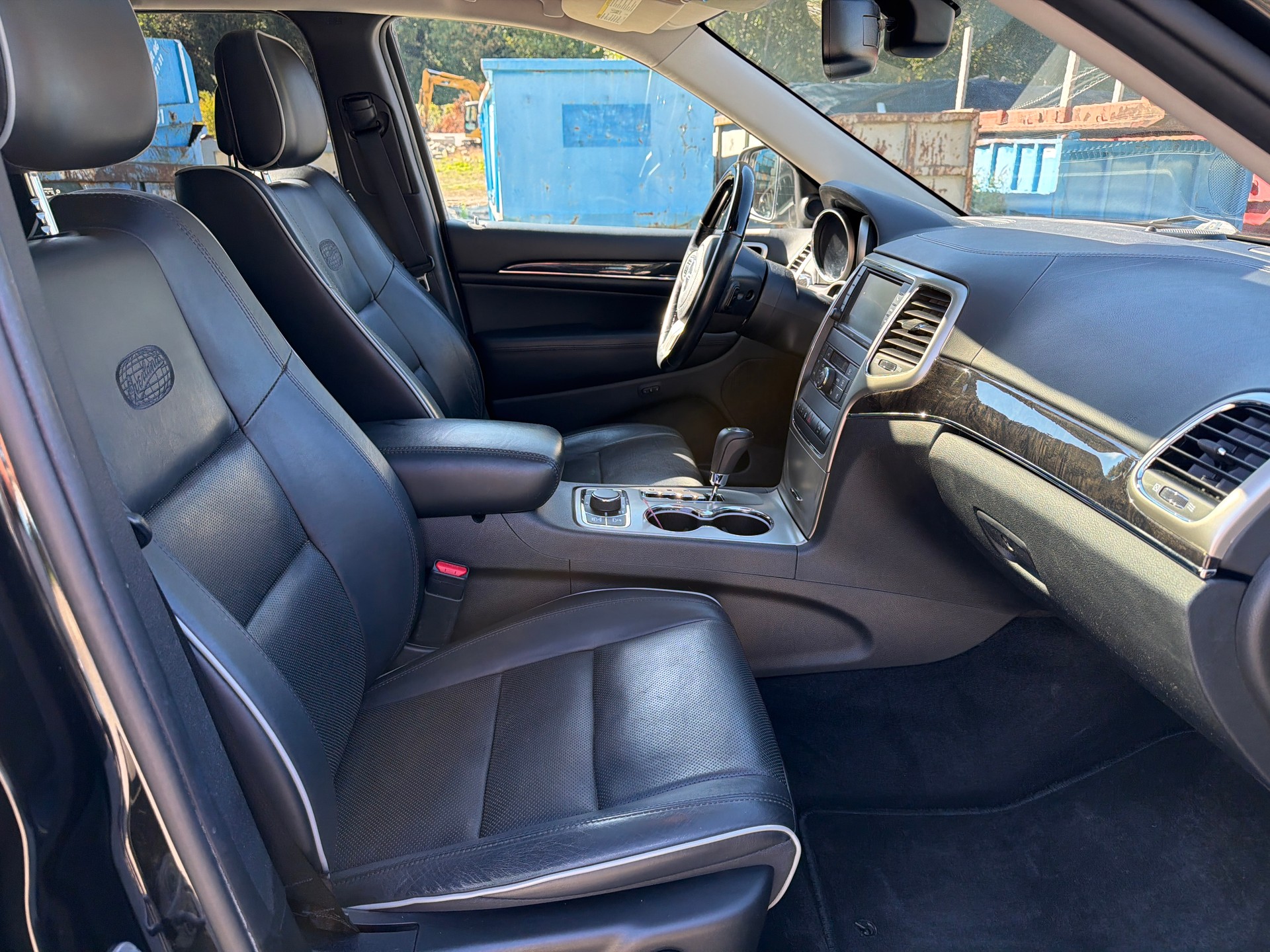 JEEP Grand Cherokee 5.7 HEMI V8 Overland Automatic-image-8