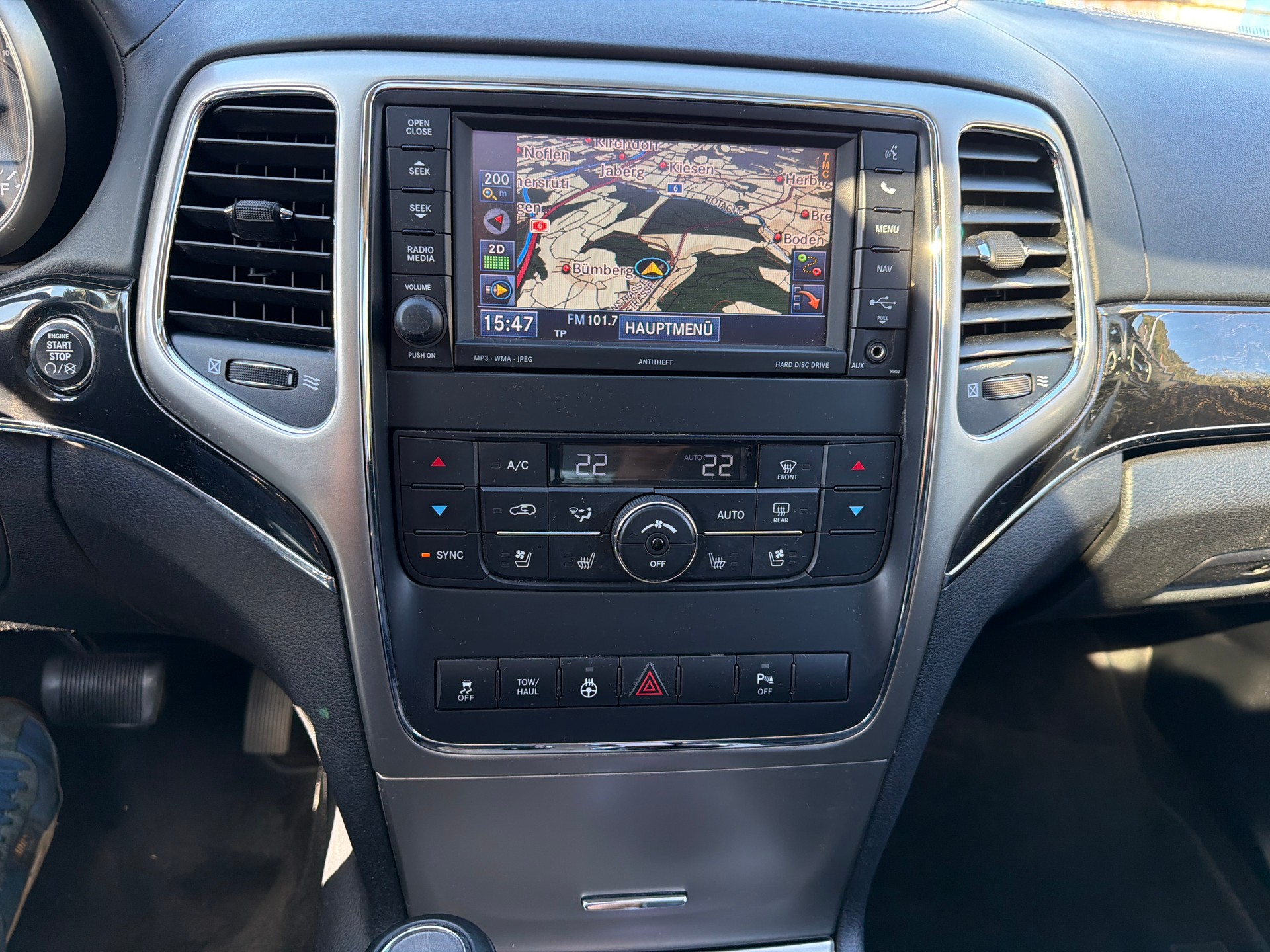 JEEP Grand Cherokee 5.7 HEMI V8 Overland Automatic-image-13