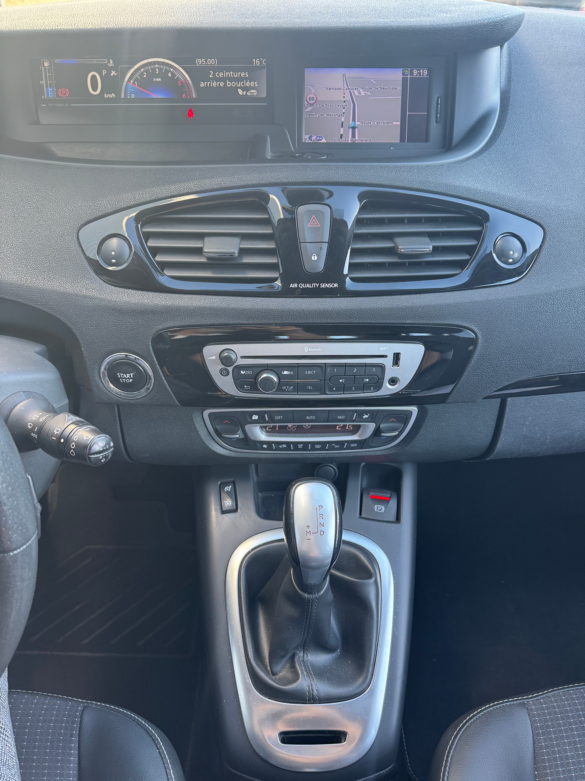 RENAULT Grand Scénic 1.5 dCi Bose EDC-image-7