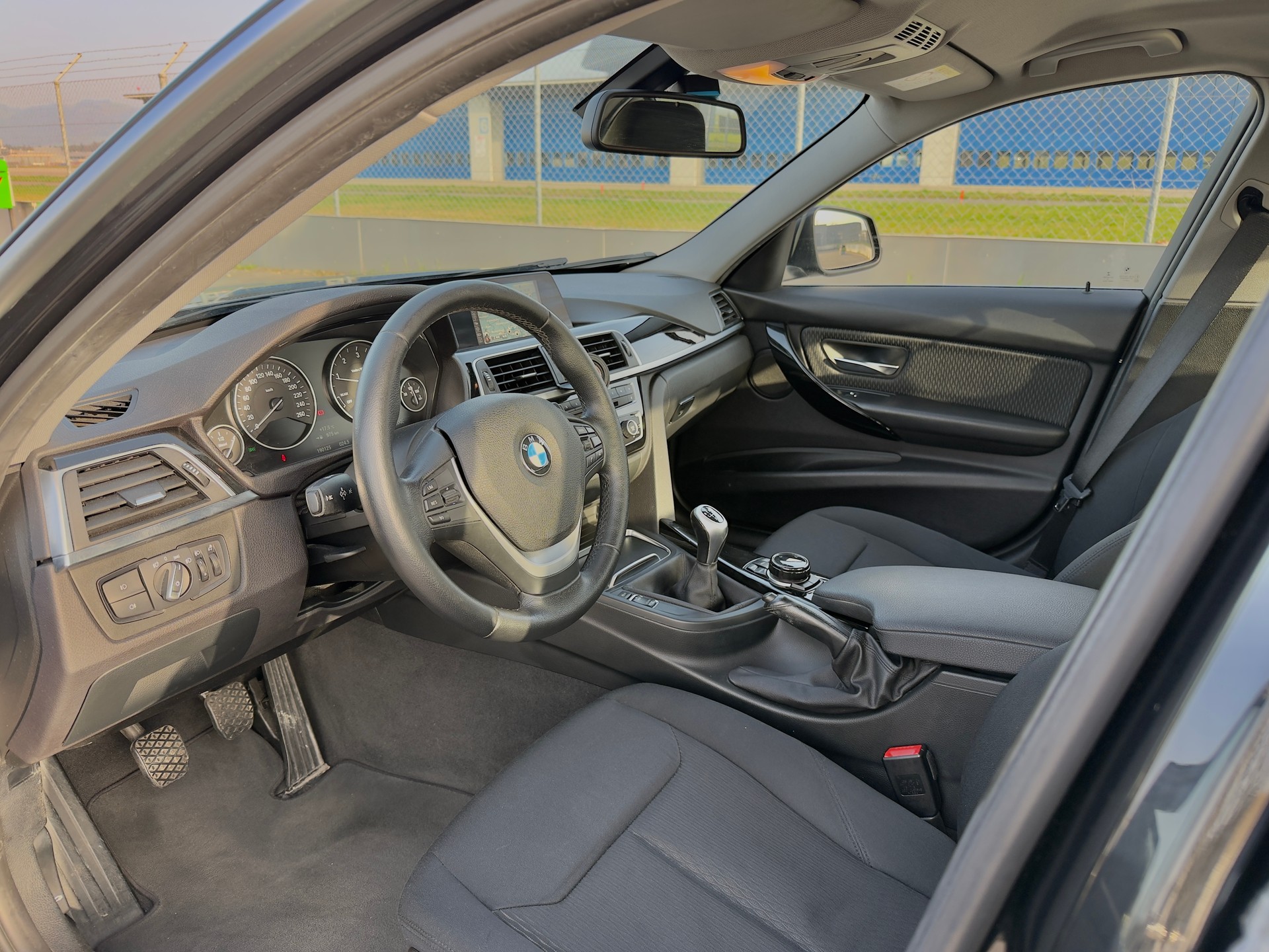 BMW 318-image-6