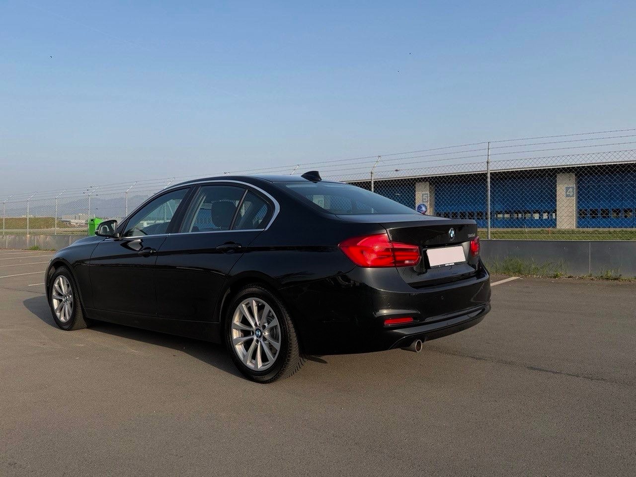 BMW 318-image-3