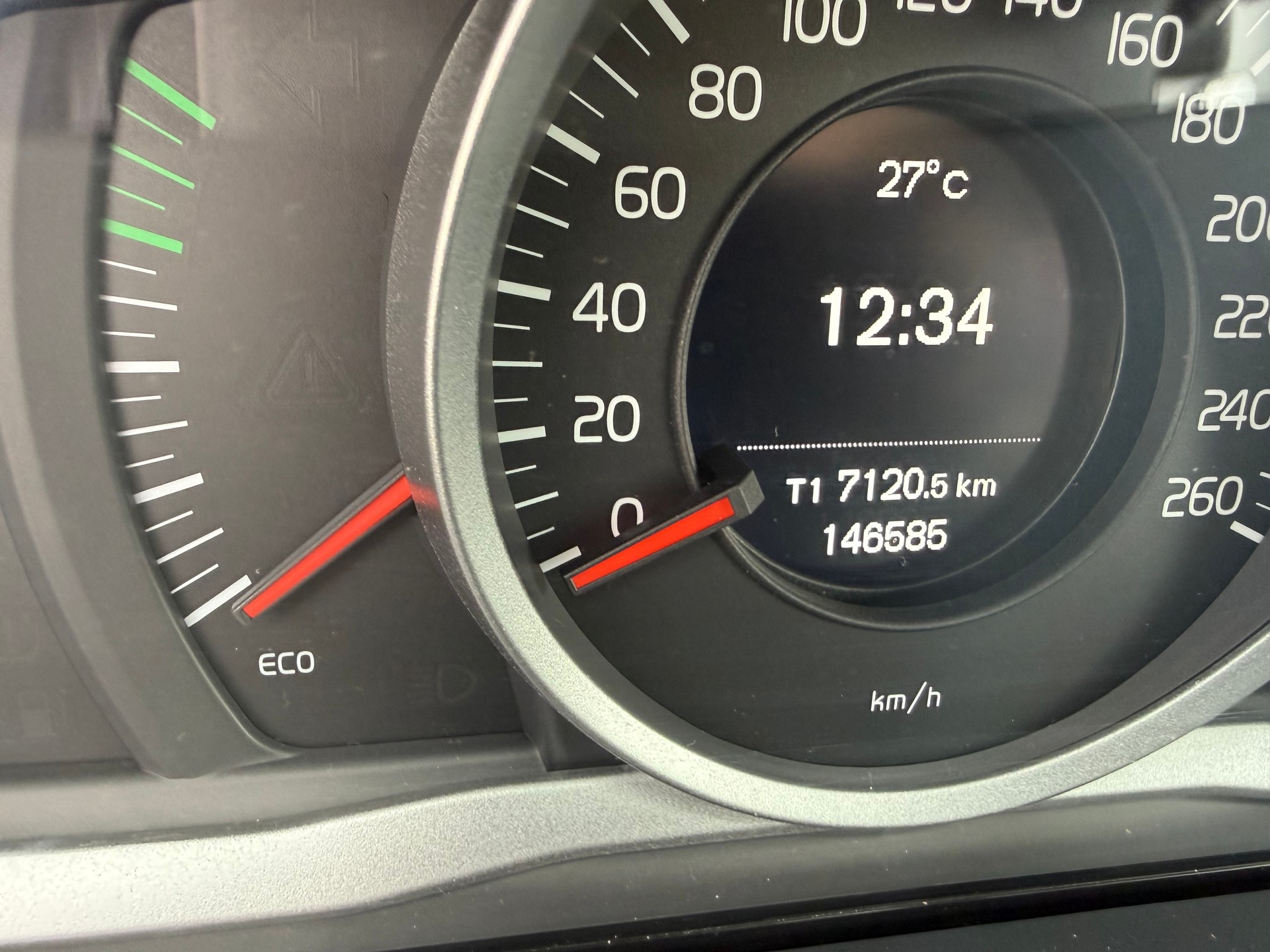 VOLVO V60 Cross Country D3 Kinetic Geartronic-image-11