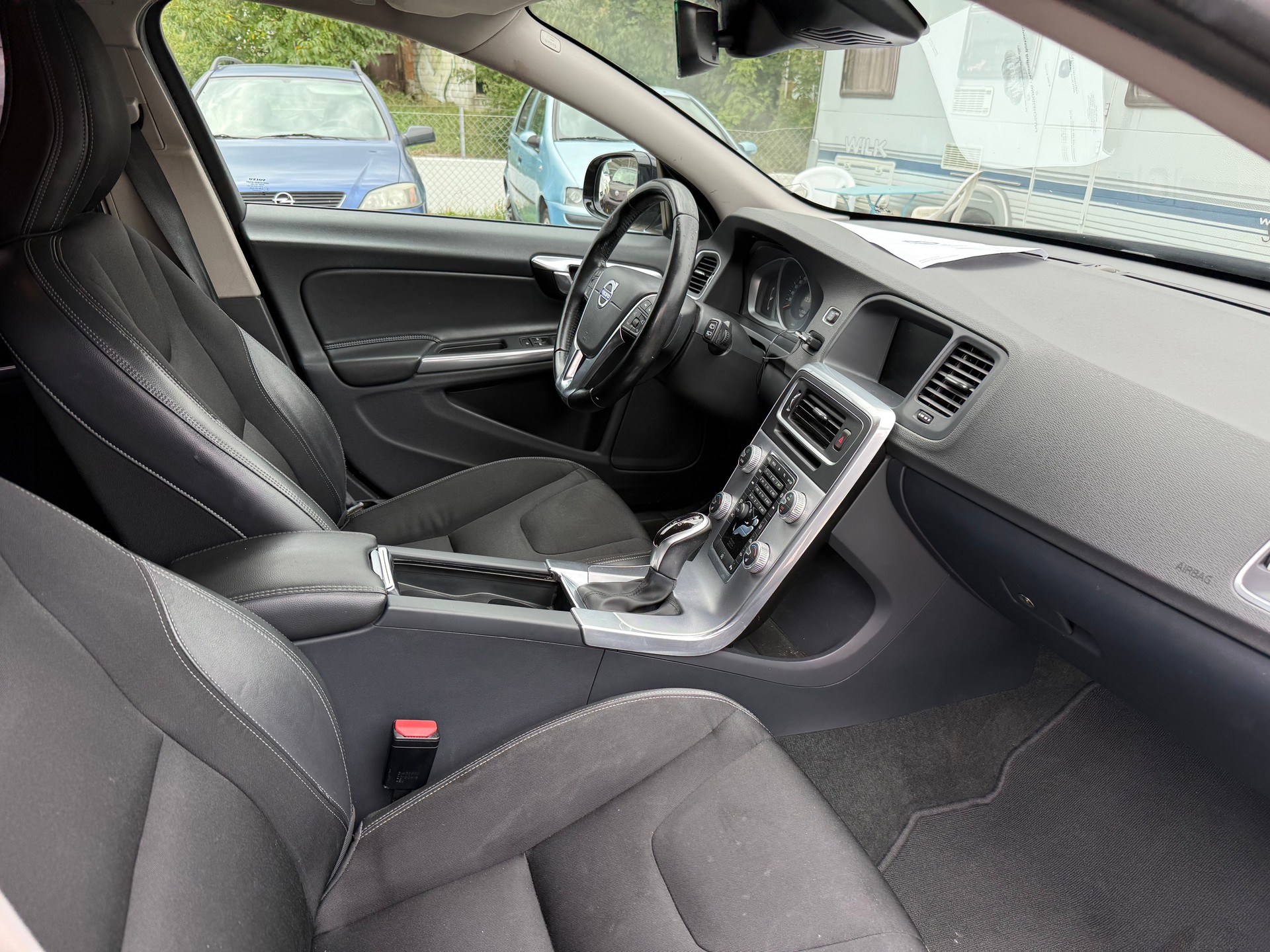 VOLVO V60 Cross Country D3 Kinetic Geartronic-image-10