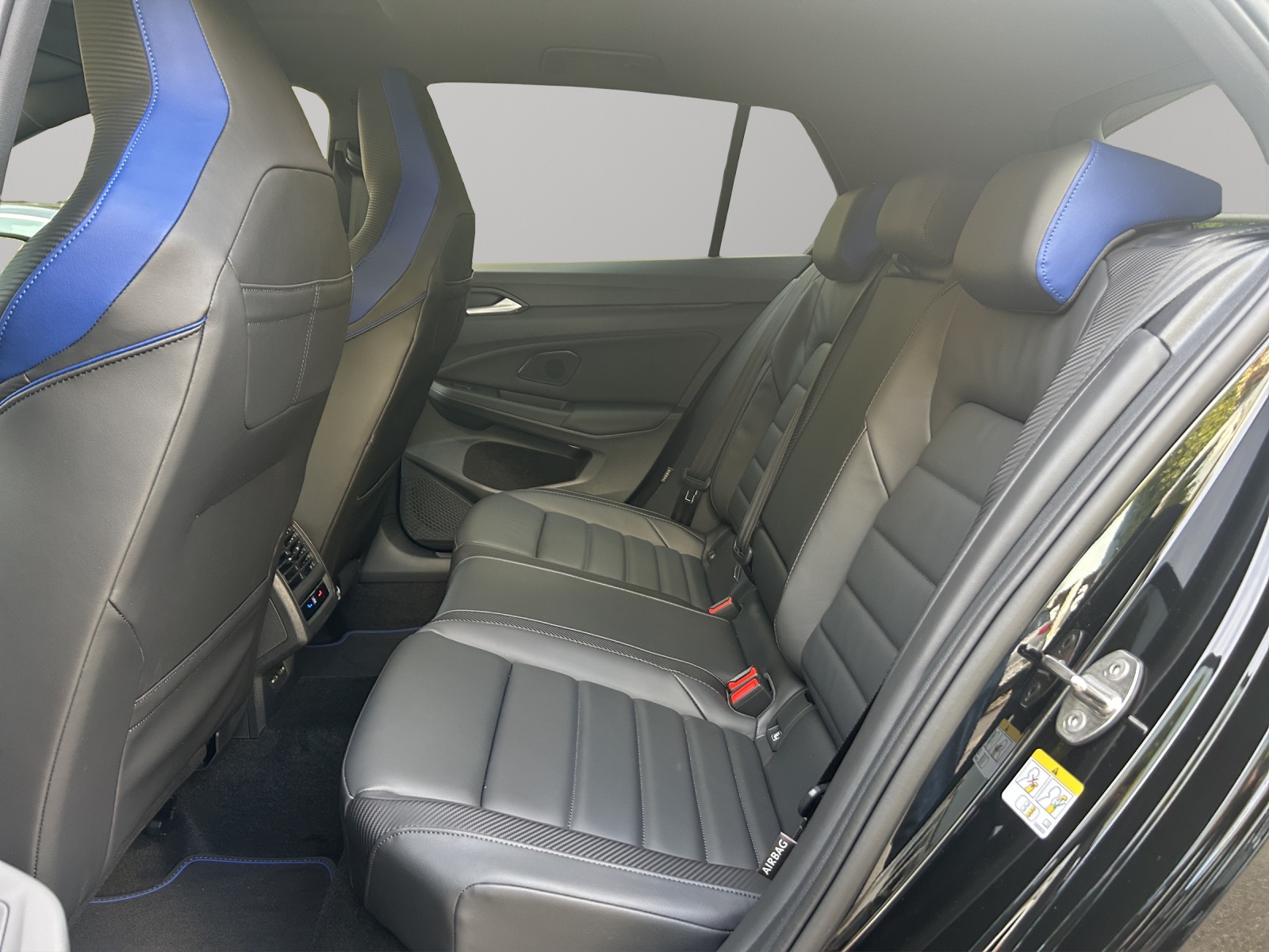 VW Golf 2.0 TSI R DSG 4 Motion-image-9