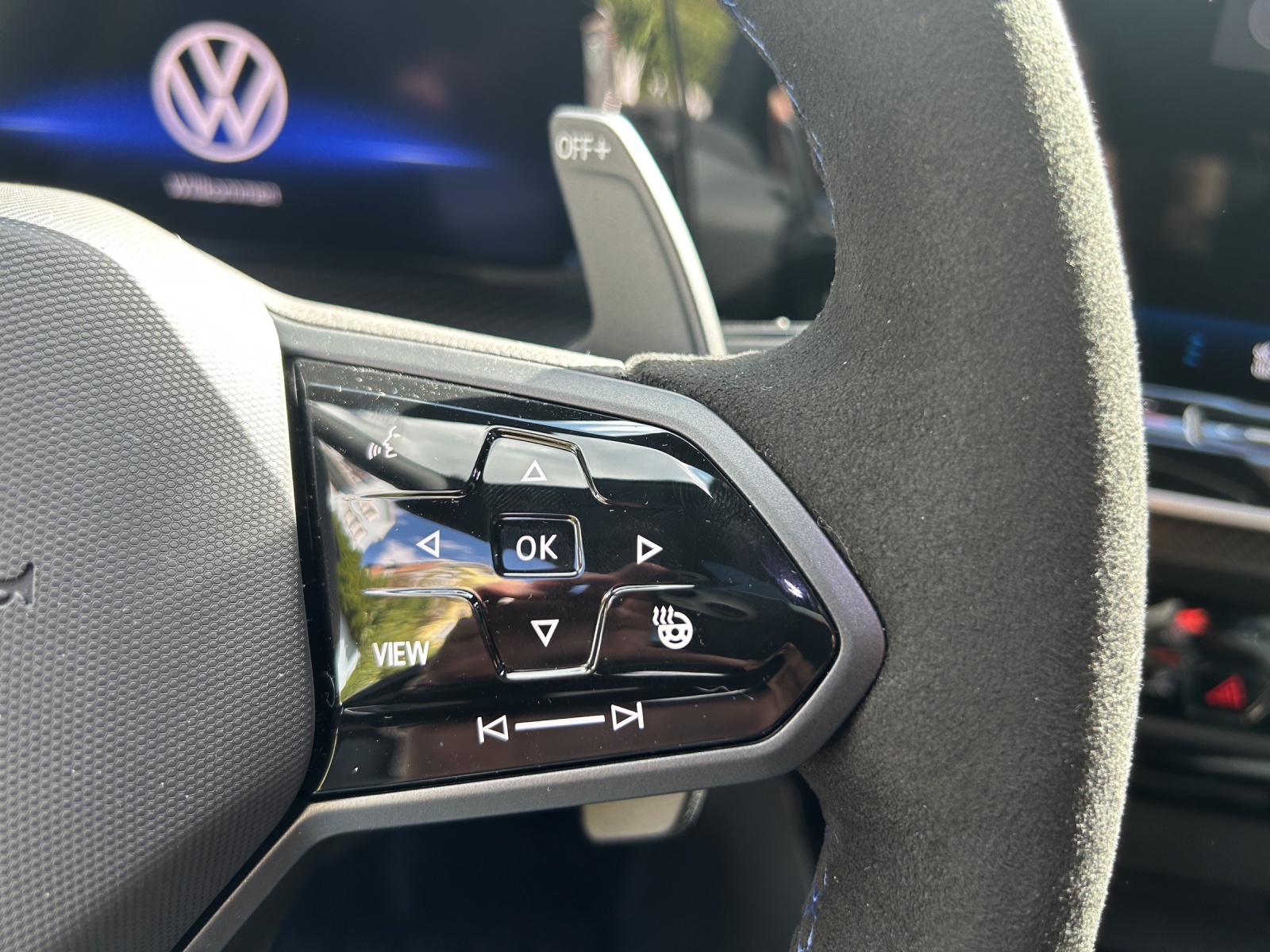 VW Golf 2.0 TSI R DSG 4 Motion-image-16
