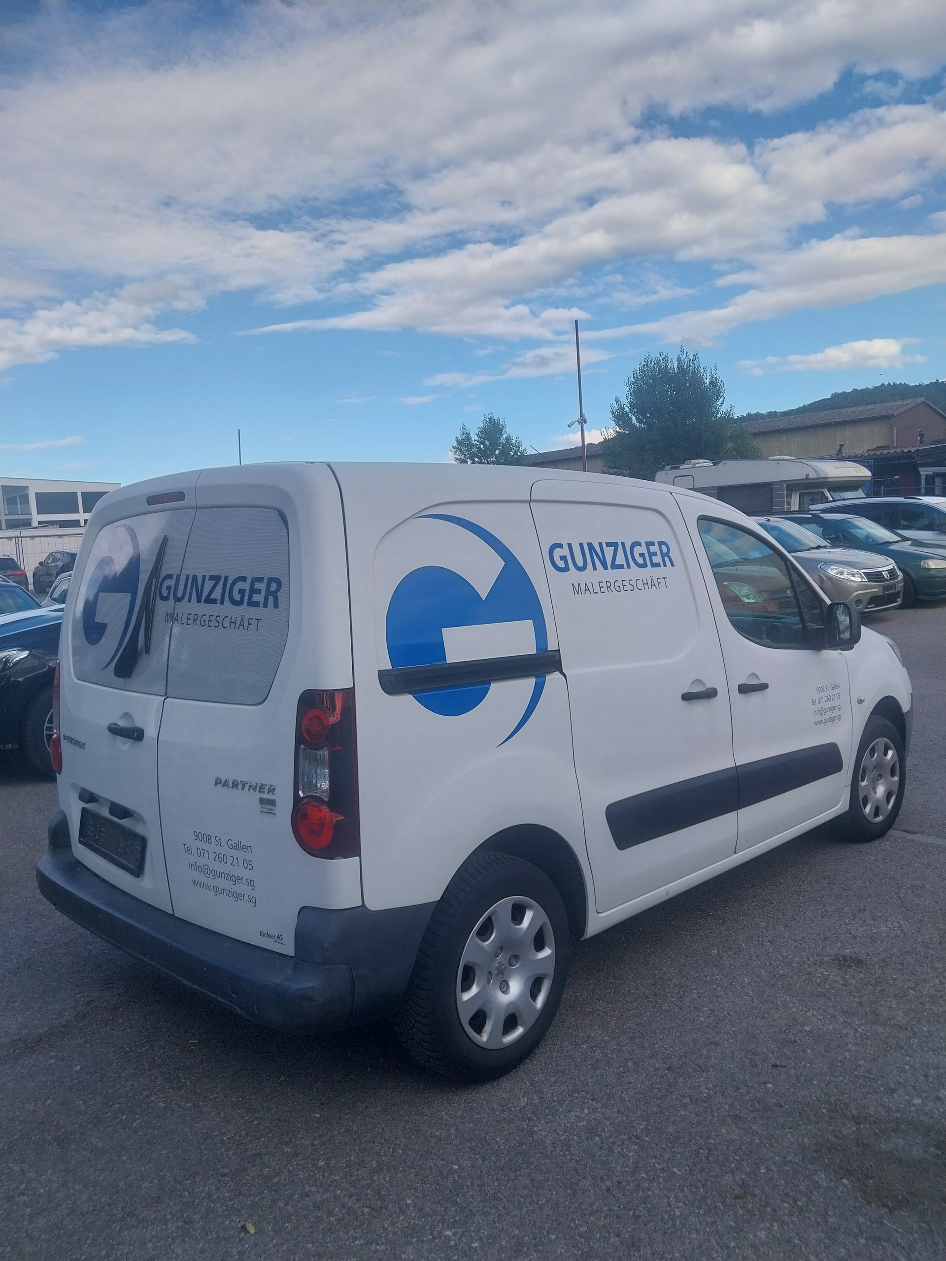 PEUGEOT Partner 1.6 e-HDI Urban Pack-image-2