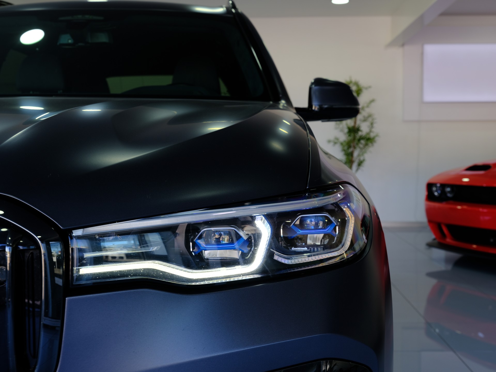 BMW X7 xDrive M50i Steptronic *EDITION DARK SHADOW* *6-SITZER*-image-12