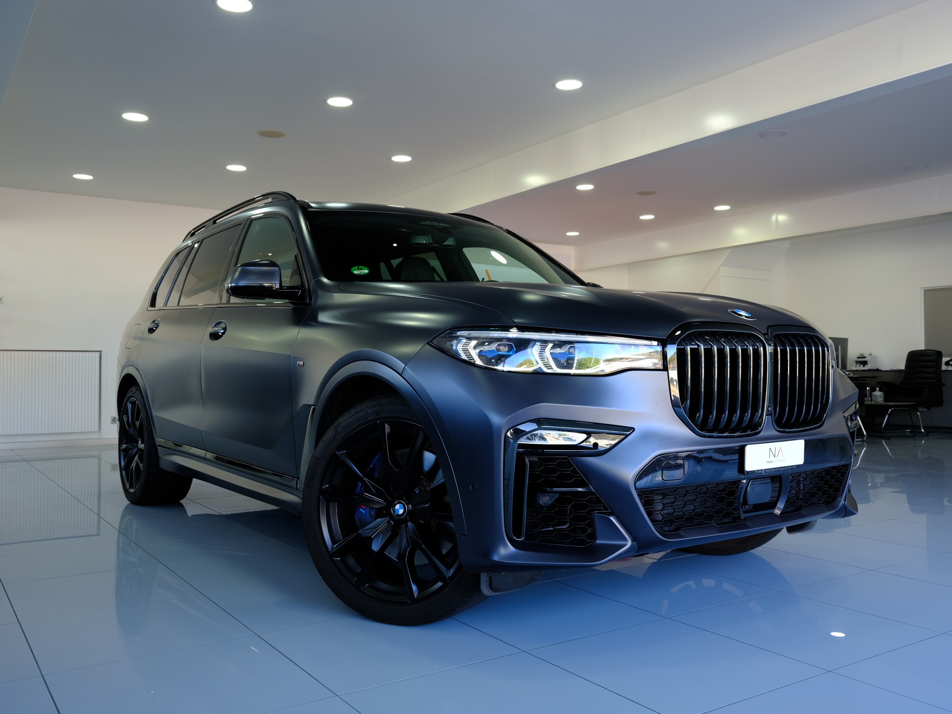 BMW X7 xDrive M50i Steptronic *EDITION DARK SHADOW* *6-SITZER*-image-0