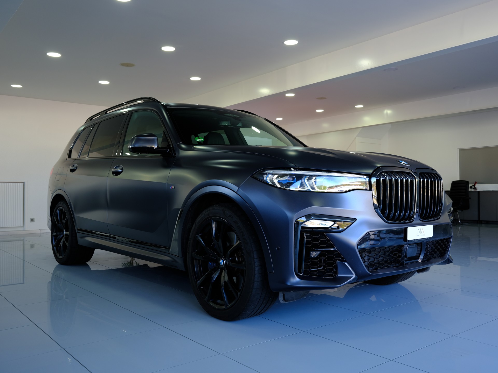 BMW X7 xDrive M50i Steptronic *EDITION DARK SHADOW* *6-SITZER*-image-1