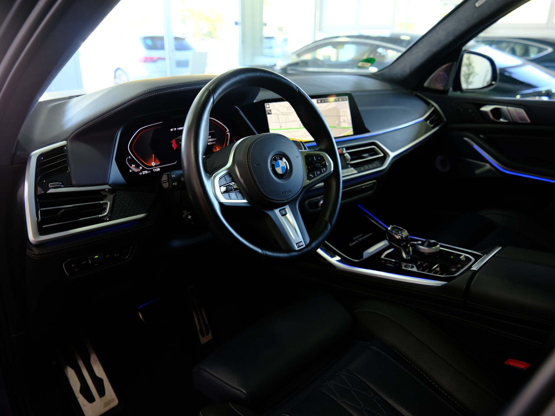 BMW X7 xDrive M50i Steptronic *EDITION DARK SHADOW* *6-SITZER*-image-20