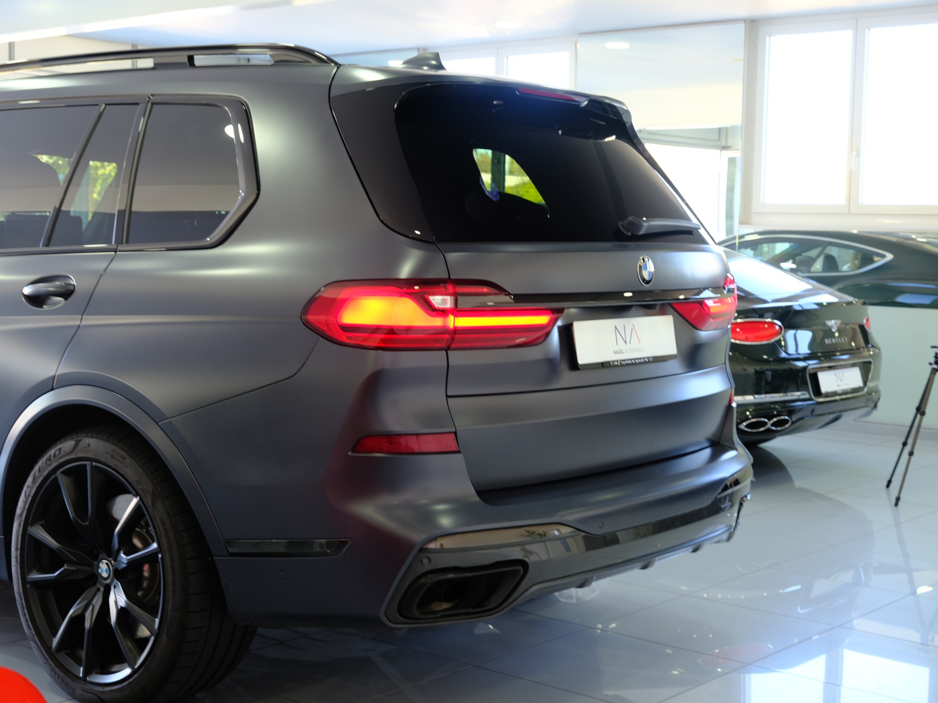 BMW X7 xDrive M50i Steptronic *EDITION DARK SHADOW* *6-SITZER*-image-5