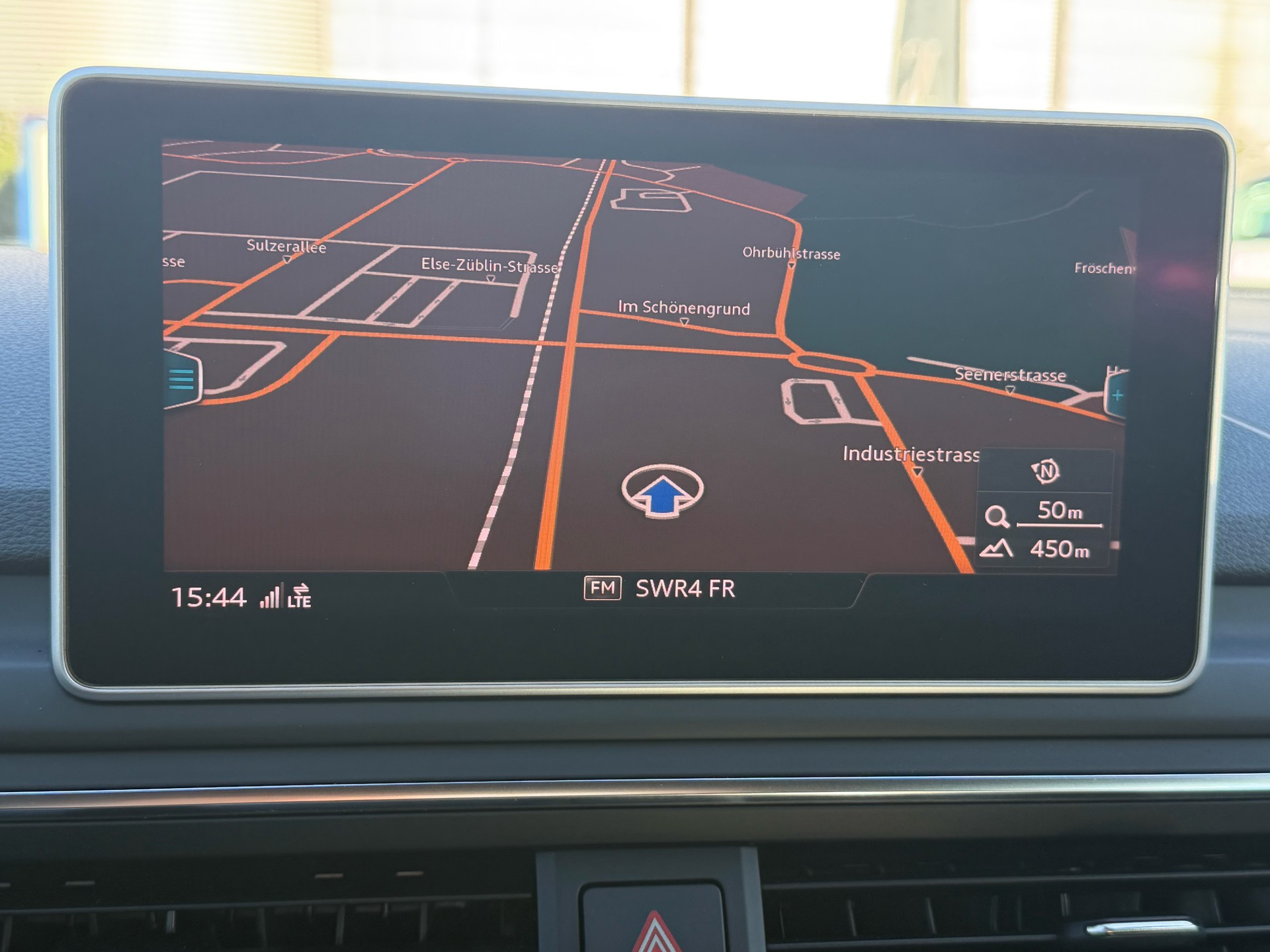AUDI A4 Avant 2.0 TFSI quattro S-tronic-image-21