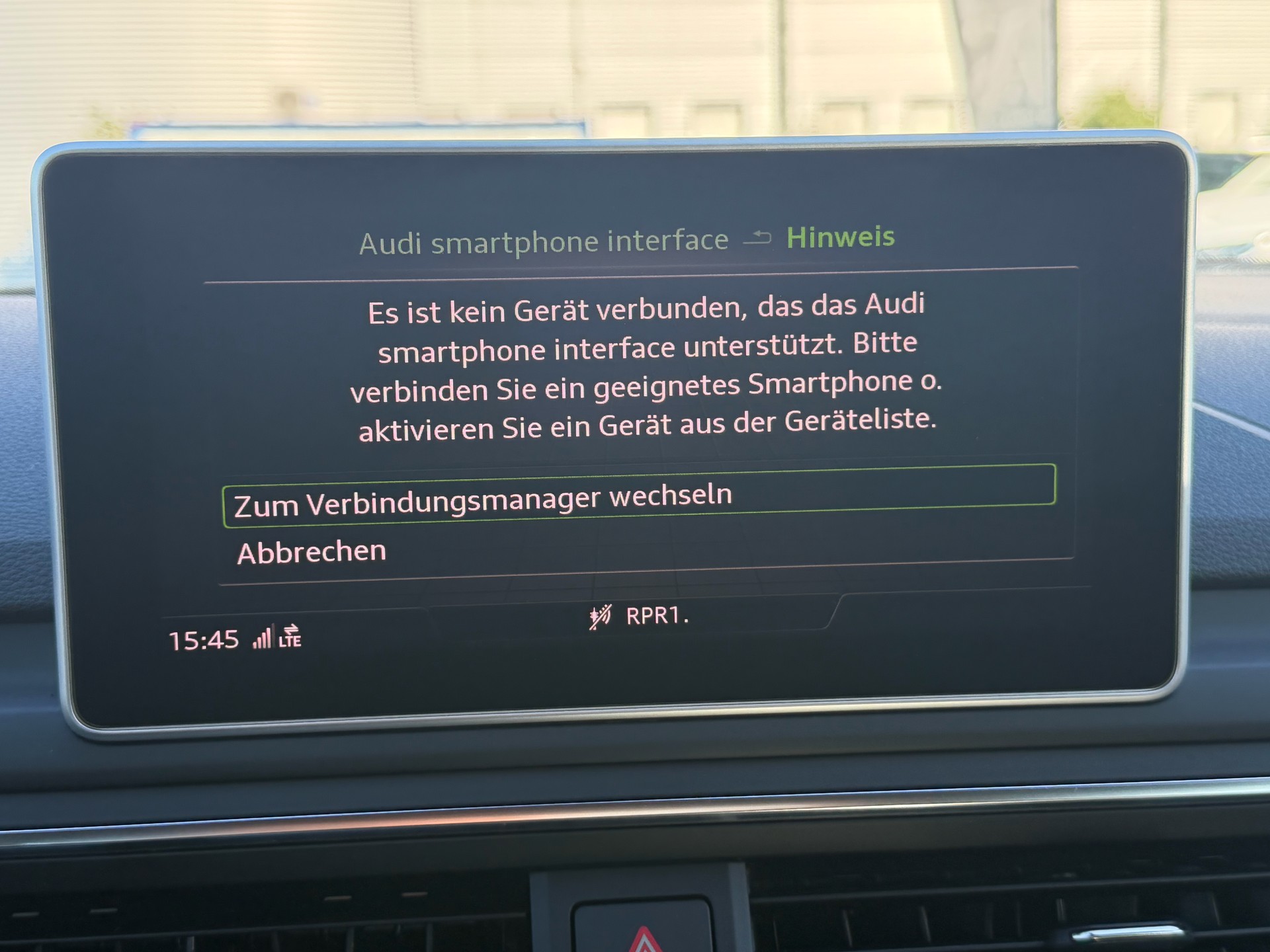 AUDI A4 Avant 2.0 TFSI quattro S-tronic-image-25