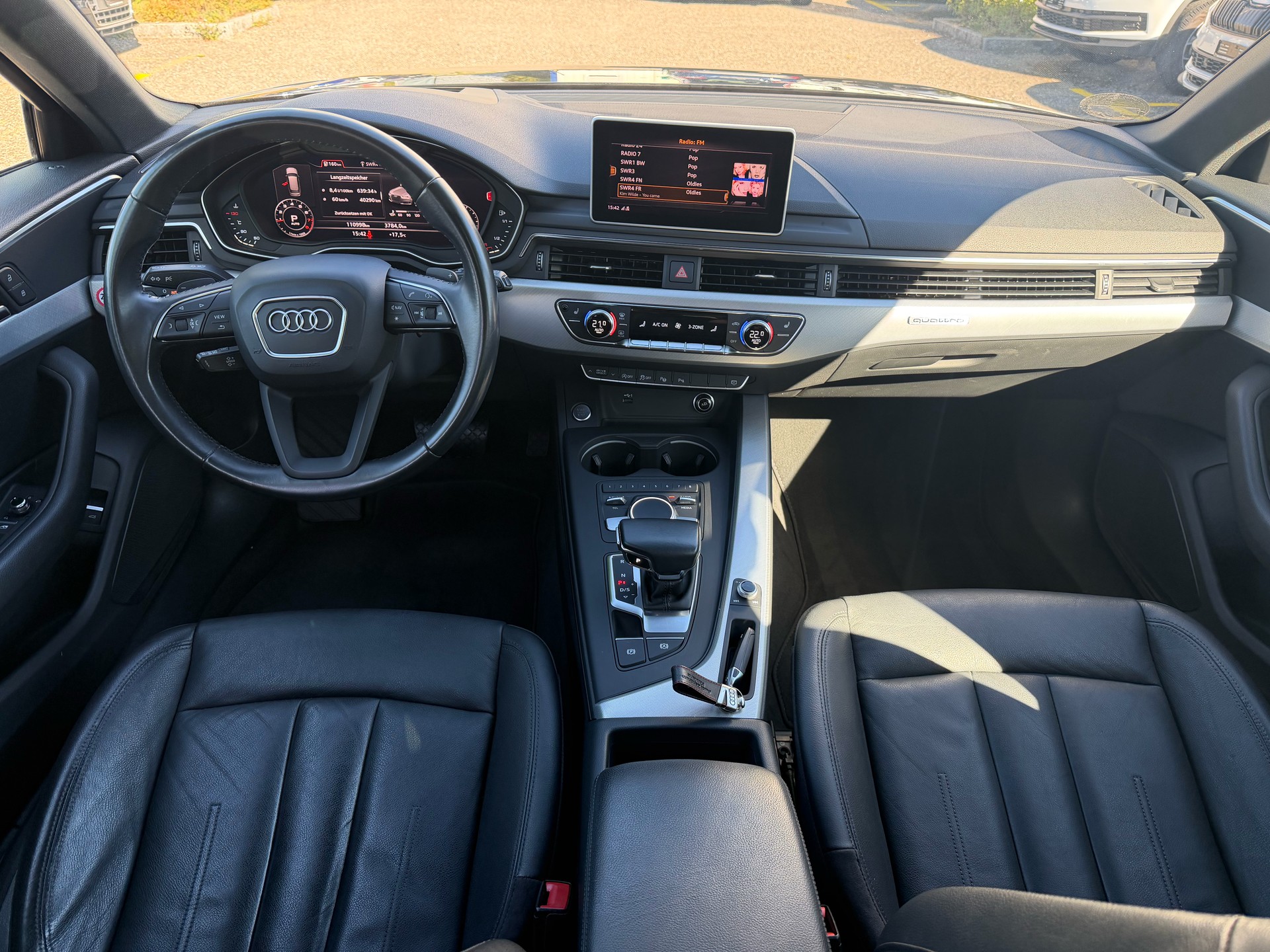 AUDI A4 Avant 2.0 TFSI quattro S-tronic-image-11