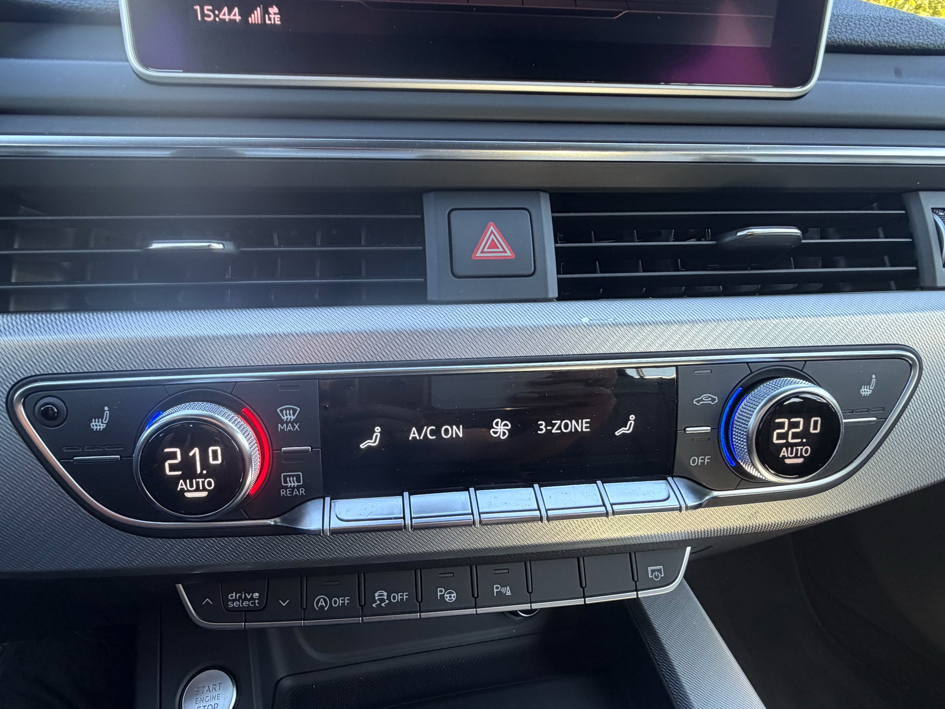 AUDI A4 Avant 2.0 TFSI quattro S-tronic-image-19