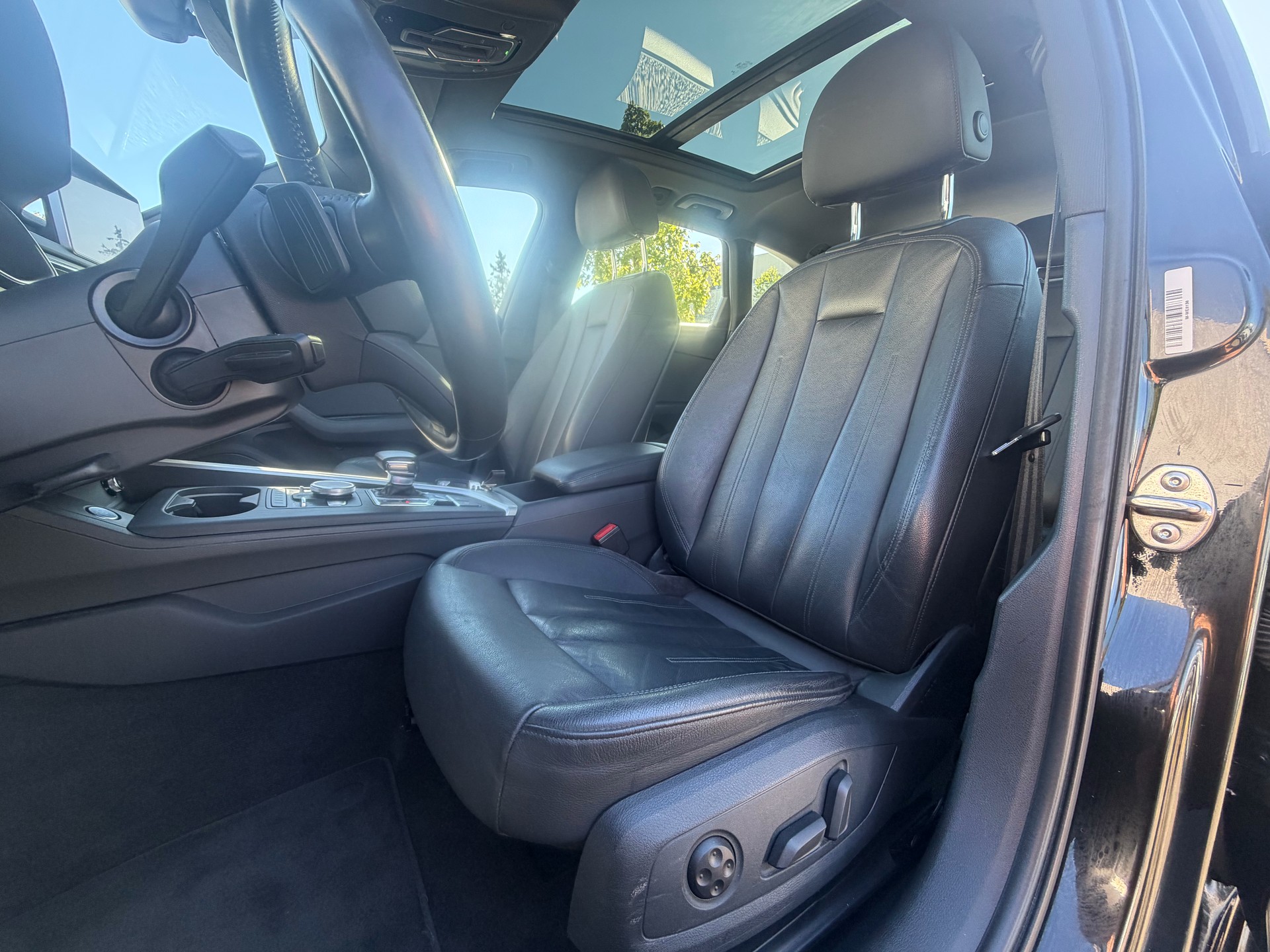 AUDI A4 Avant 2.0 TFSI quattro S-tronic-image-8