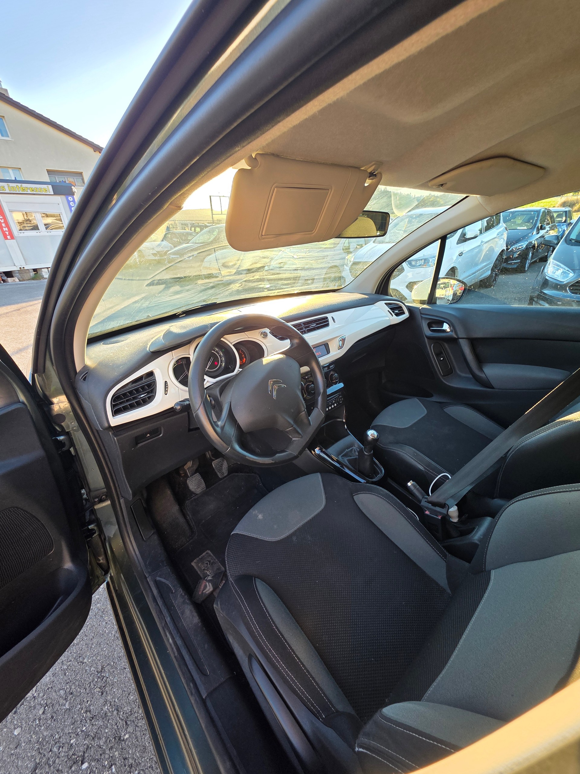 CITROEN C3 1.4i Attraction-image-6