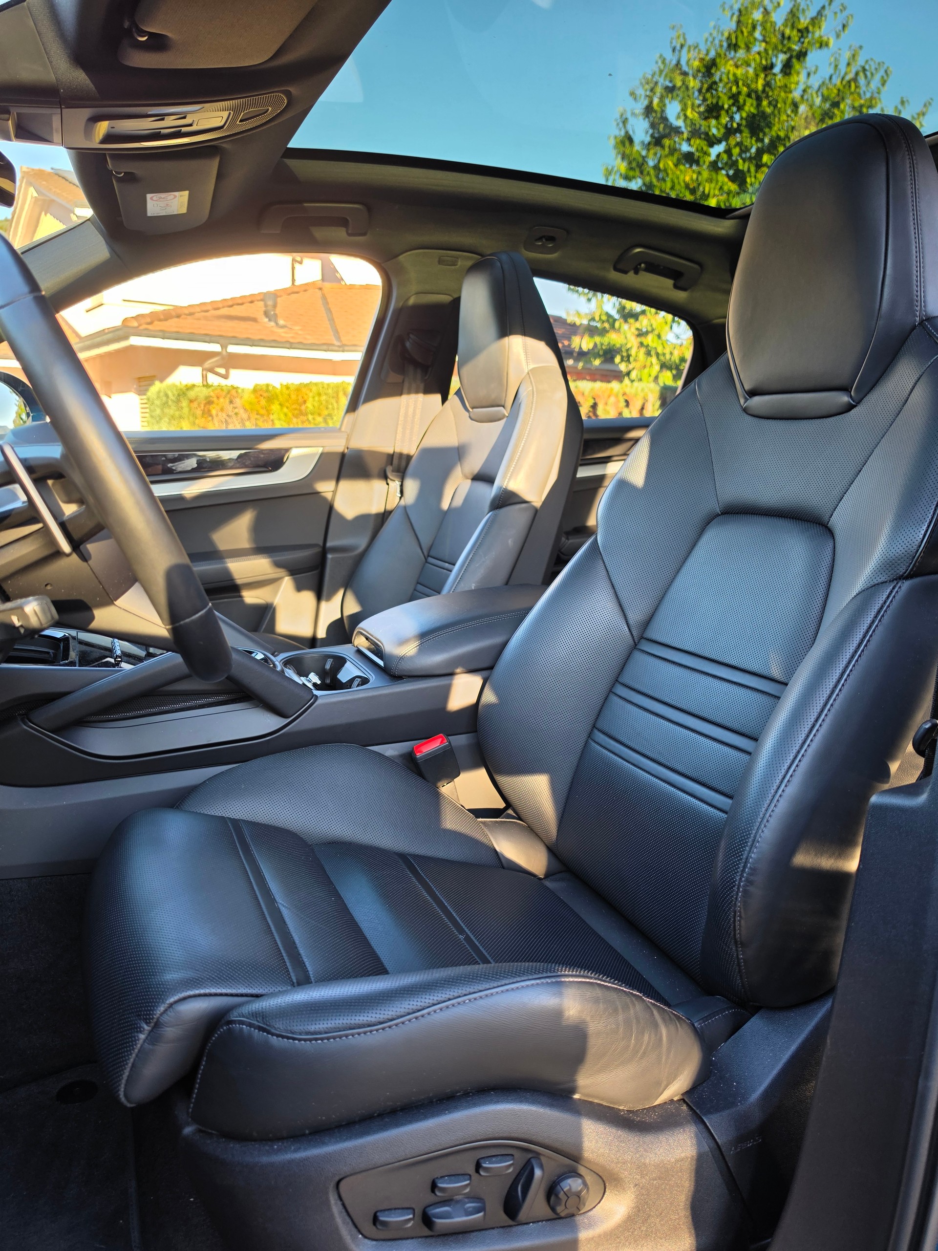 PORSCHE 3.0 V6 E-Hybrid Facelift-image-4