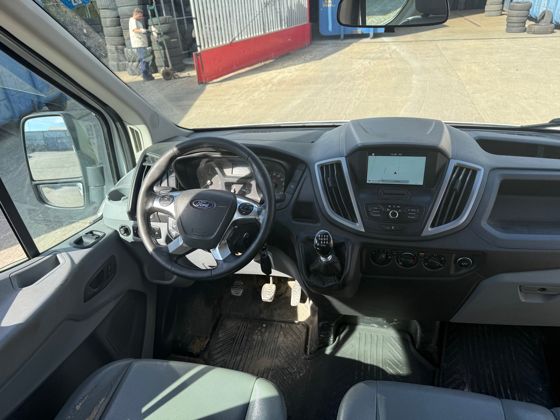 FORD Transit 350 L3 Trend 2.0 TDCi 130 RWD-image-7