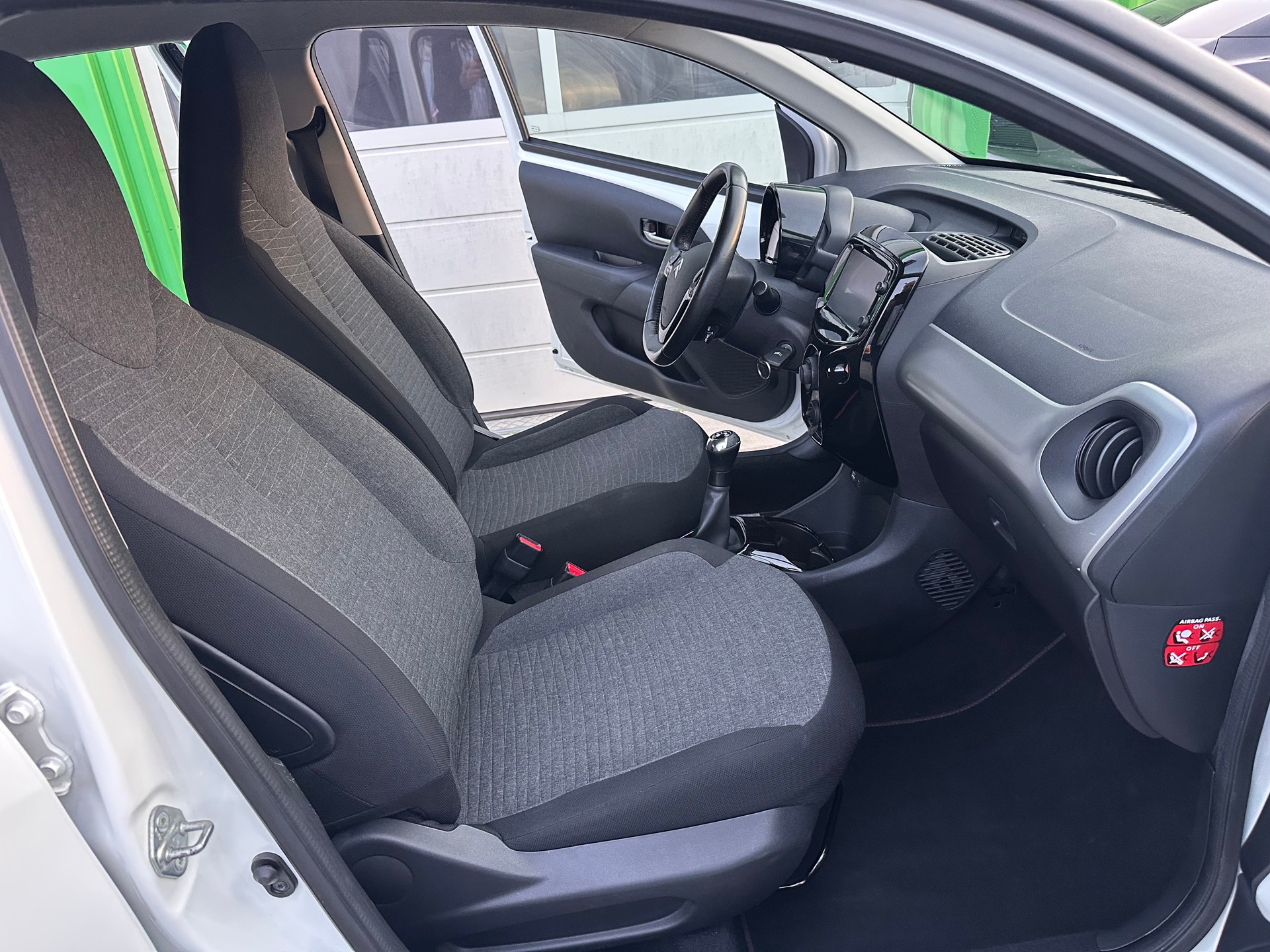CITROEN C1 1.2 VTi Feel-image-9