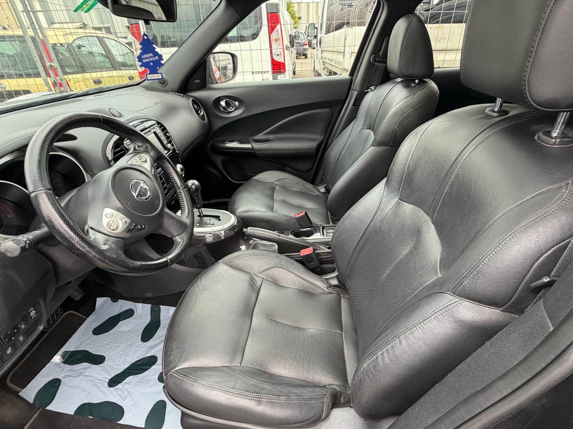 NISSAN Juke 1.6 DIG-T Swiss Edition 4x4 Xtronic M-CVT-image-5