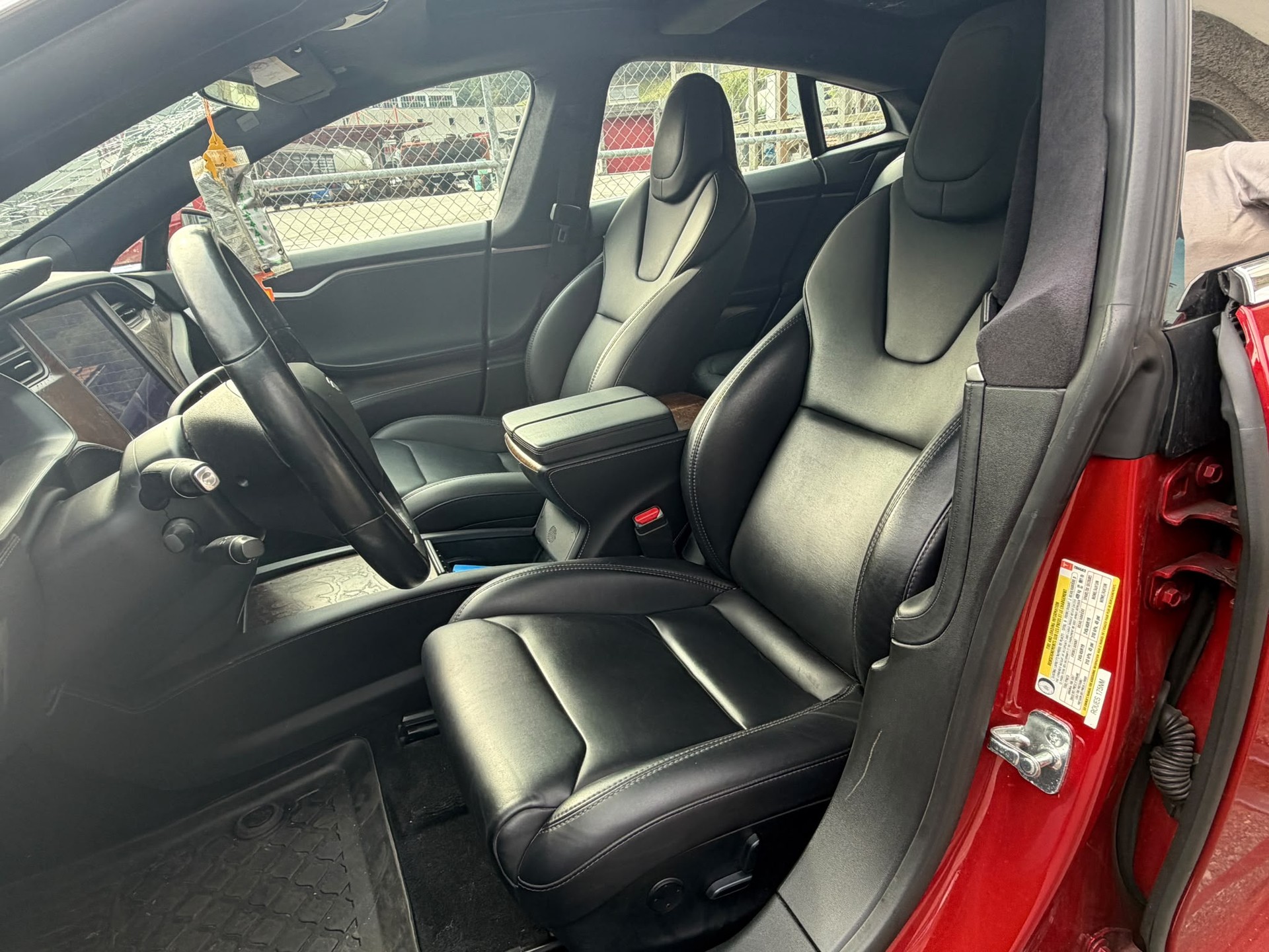 TESLA Model S 100 D-image-9