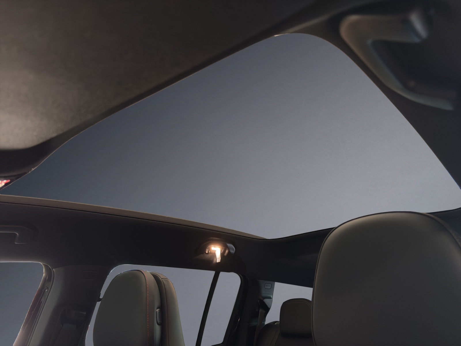 MERCEDES-BENZ GLB 200 4MATIC-image-12