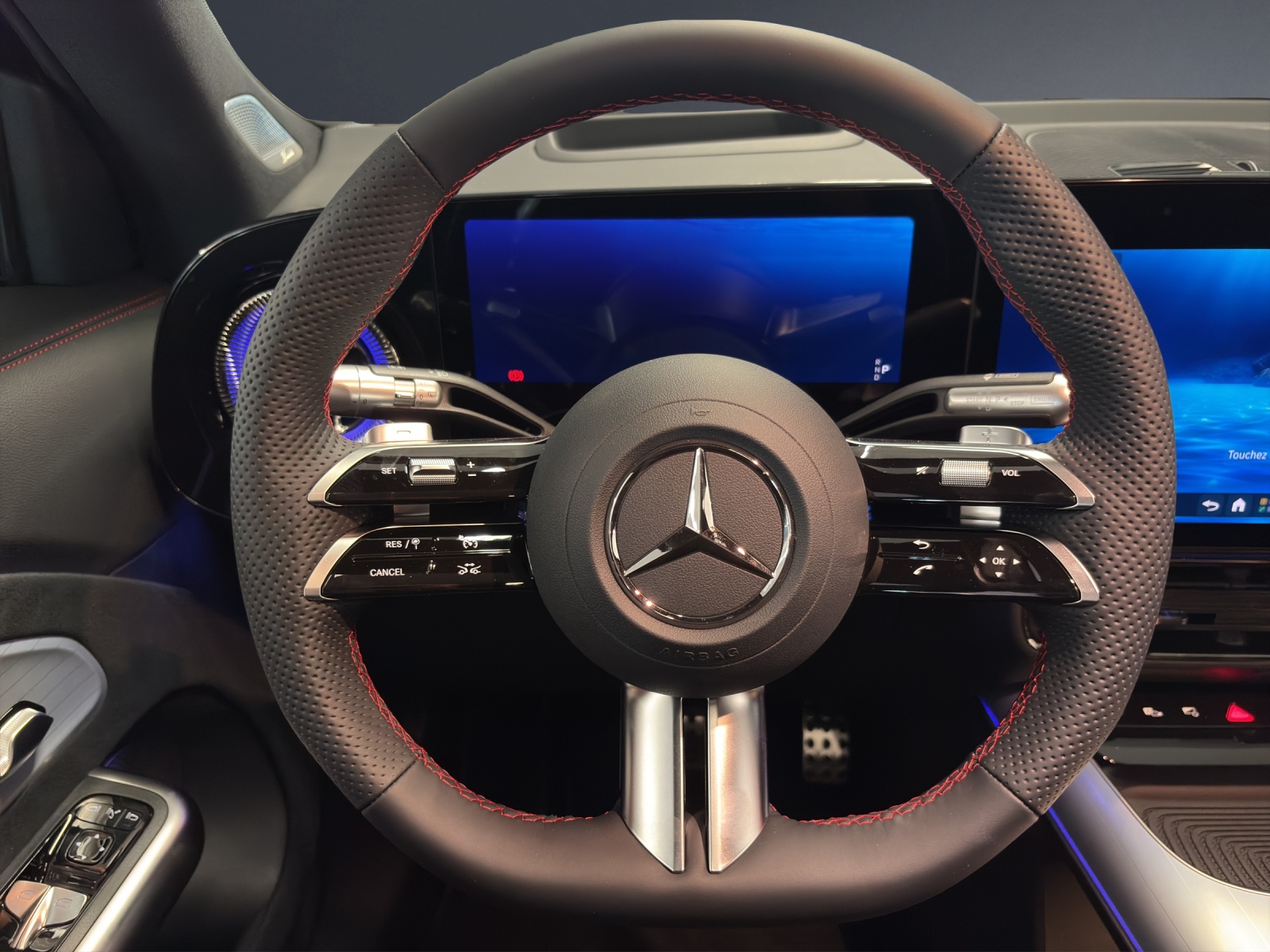 MERCEDES-BENZ GLB 200 4MATIC-image-8