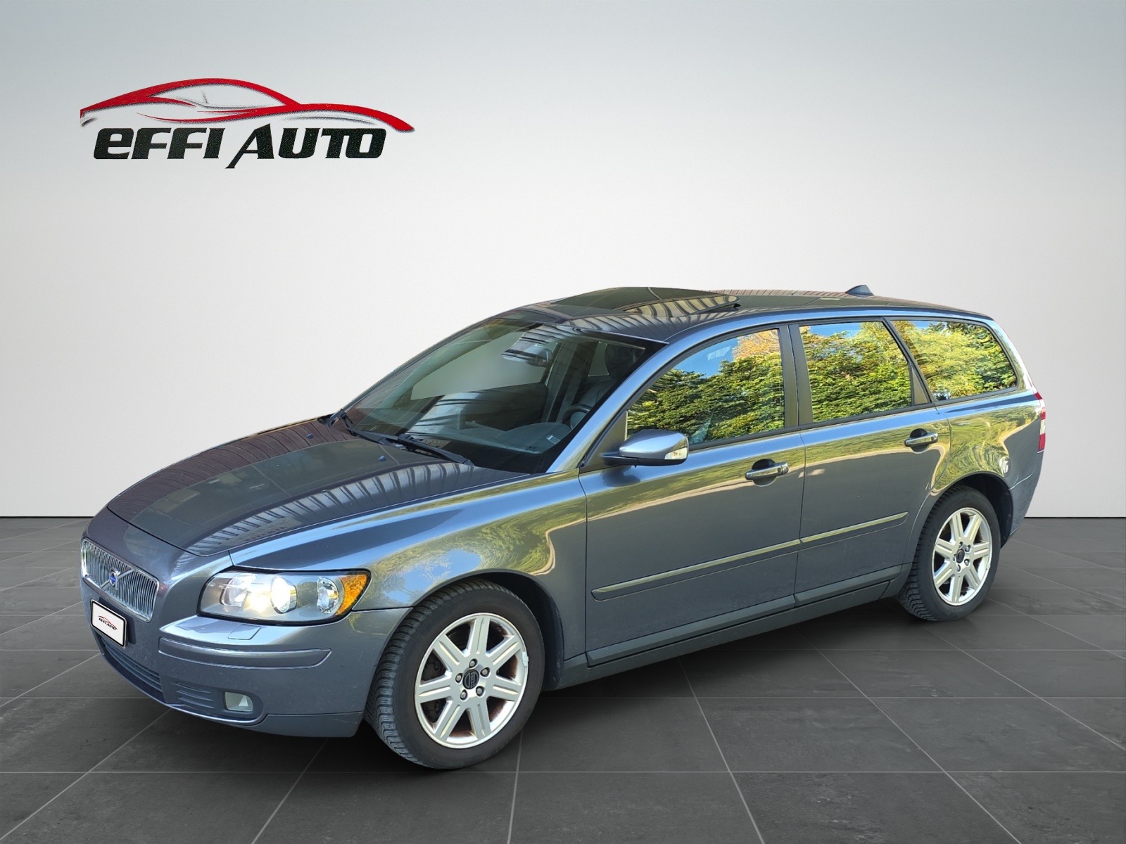 VOLVO V50 2.0D Momentum-image-0