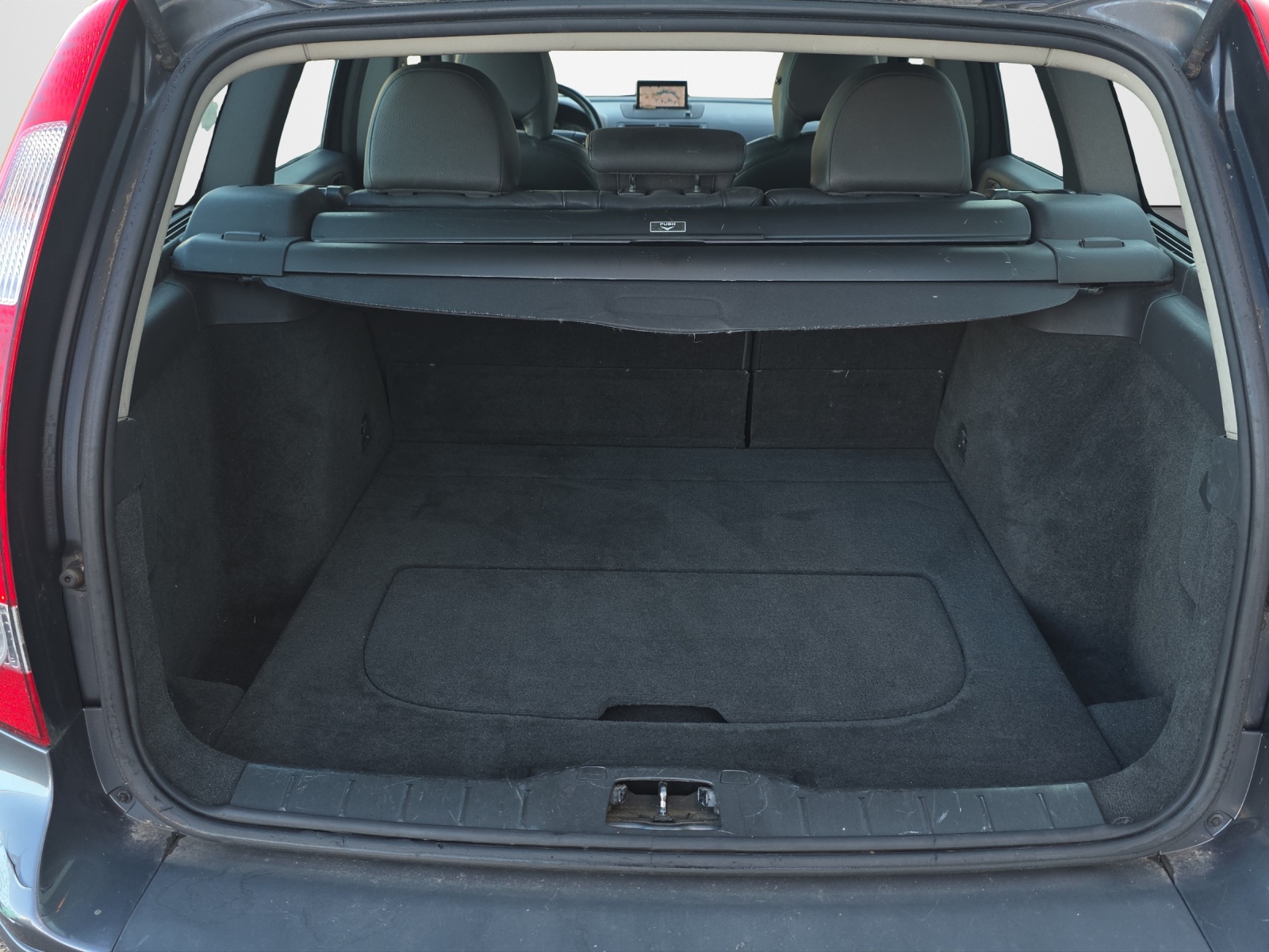 VOLVO V50 2.0D Momentum-image-12