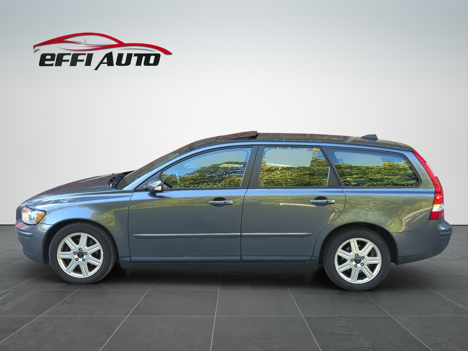 VOLVO V50 2.0D Momentum-image-1