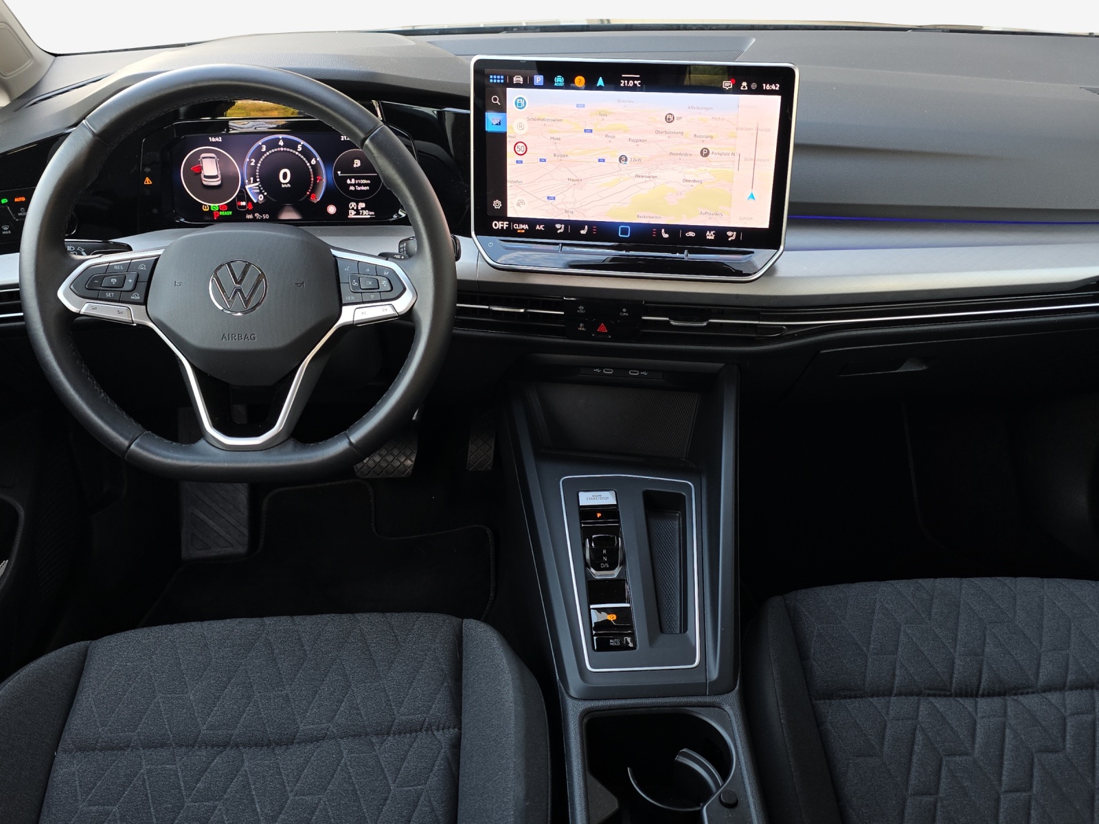 VW Golf 1.5 e TSI mHEV Life DSG-image-8