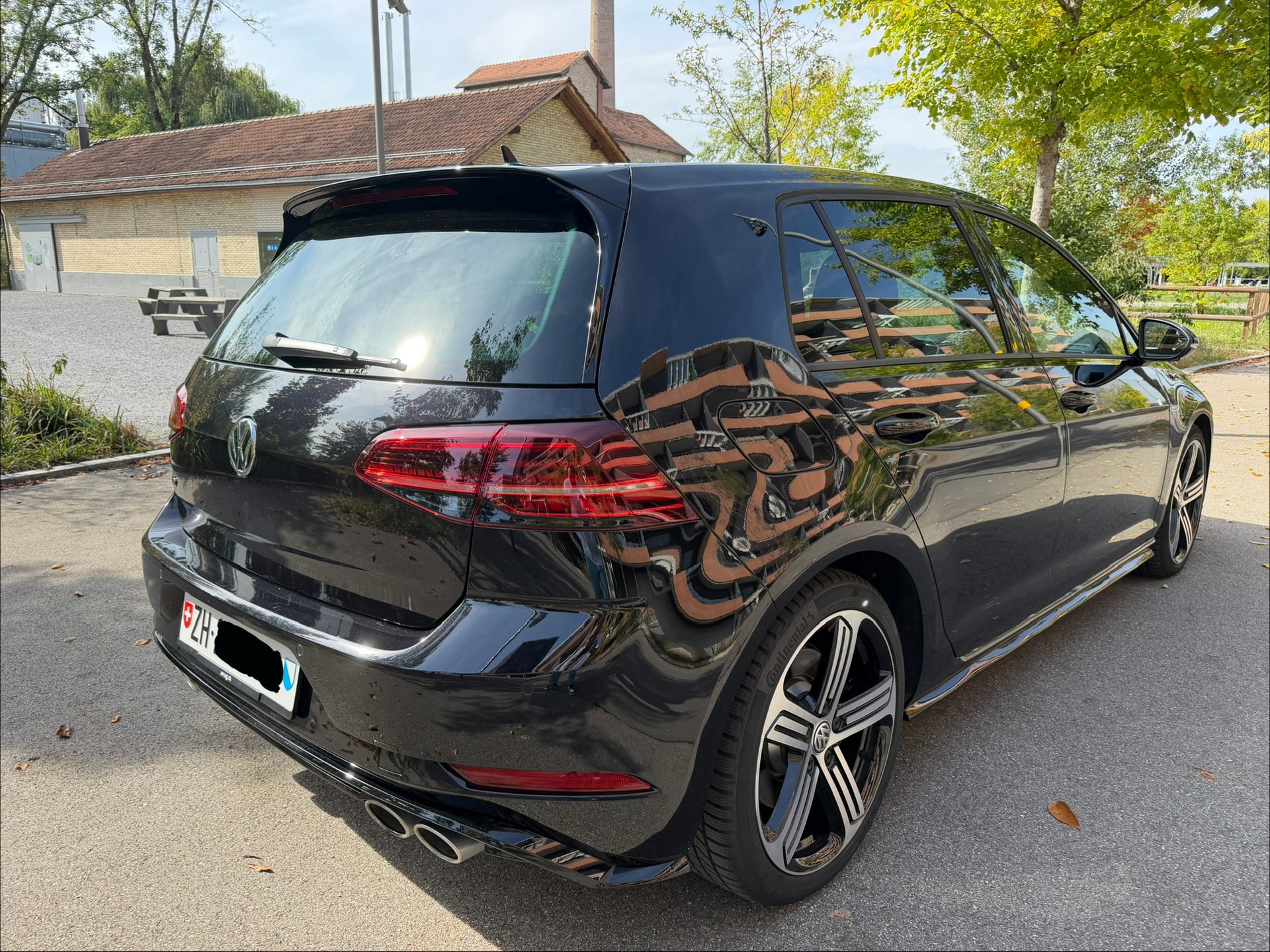 VW 2.0 TSI R DSG 4motion-image-5