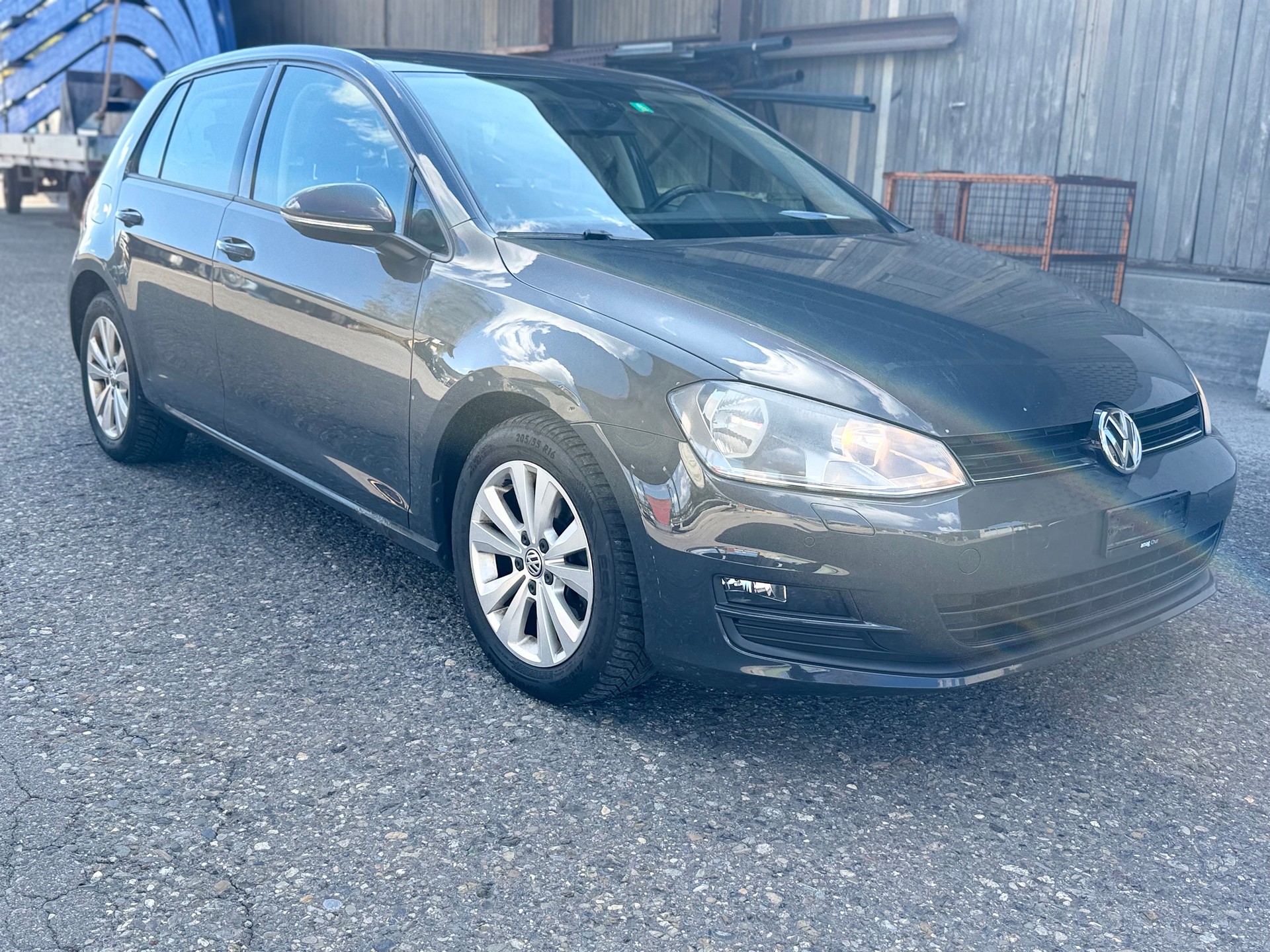 VW Golf 2.0 TDI Highline 4Motion-image-1