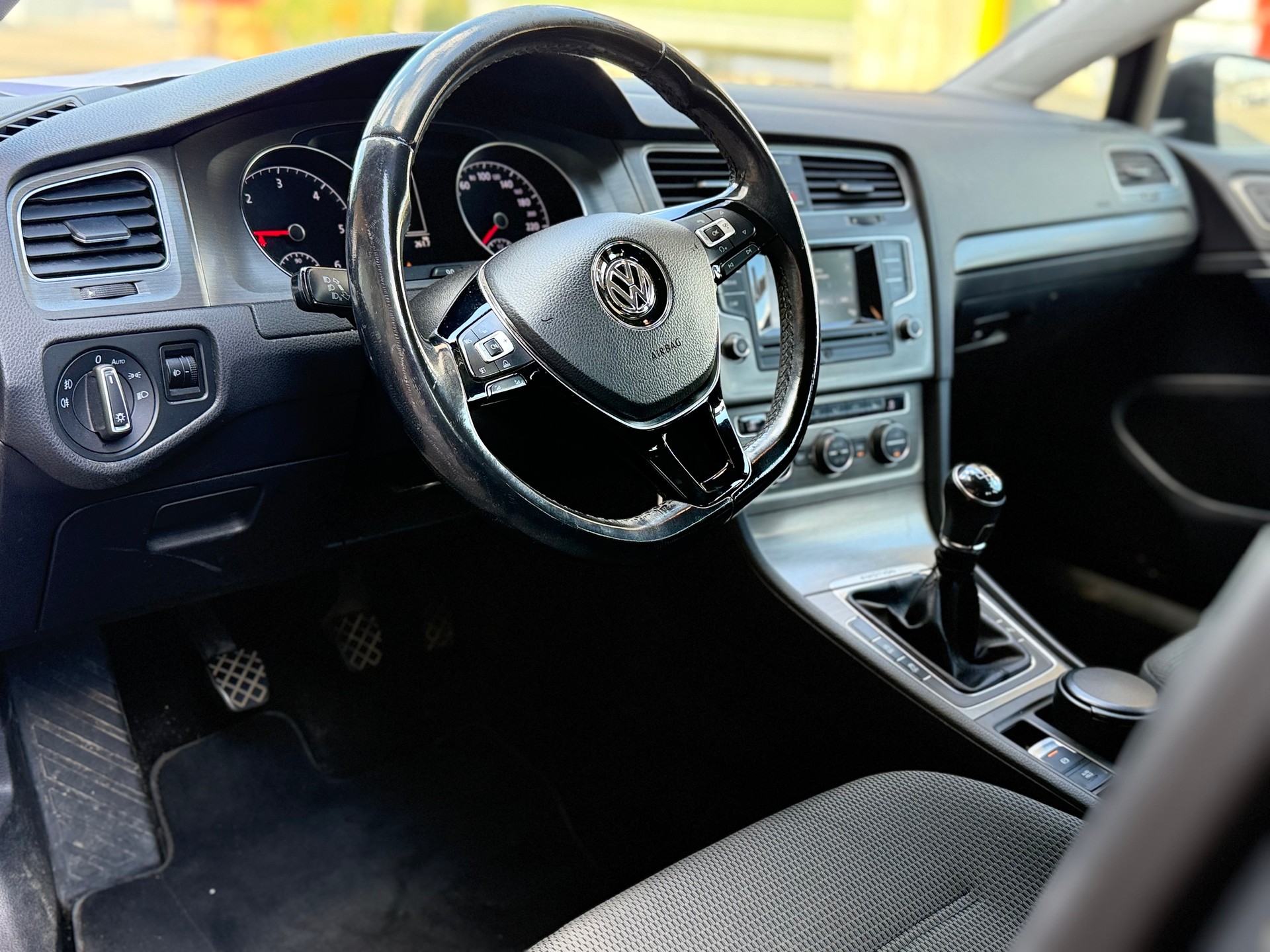 VW Golf 2.0 TDI Highline 4Motion-image-5