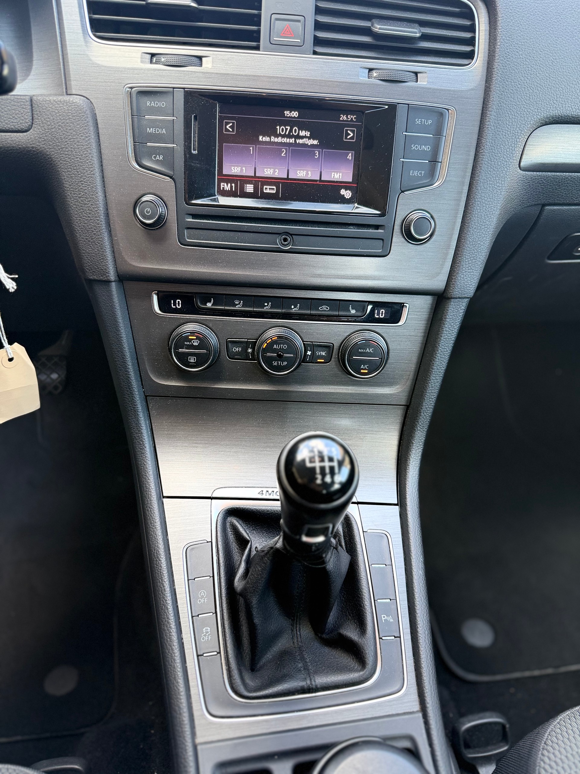 VW Golf 2.0 TDI Highline 4Motion-image-4