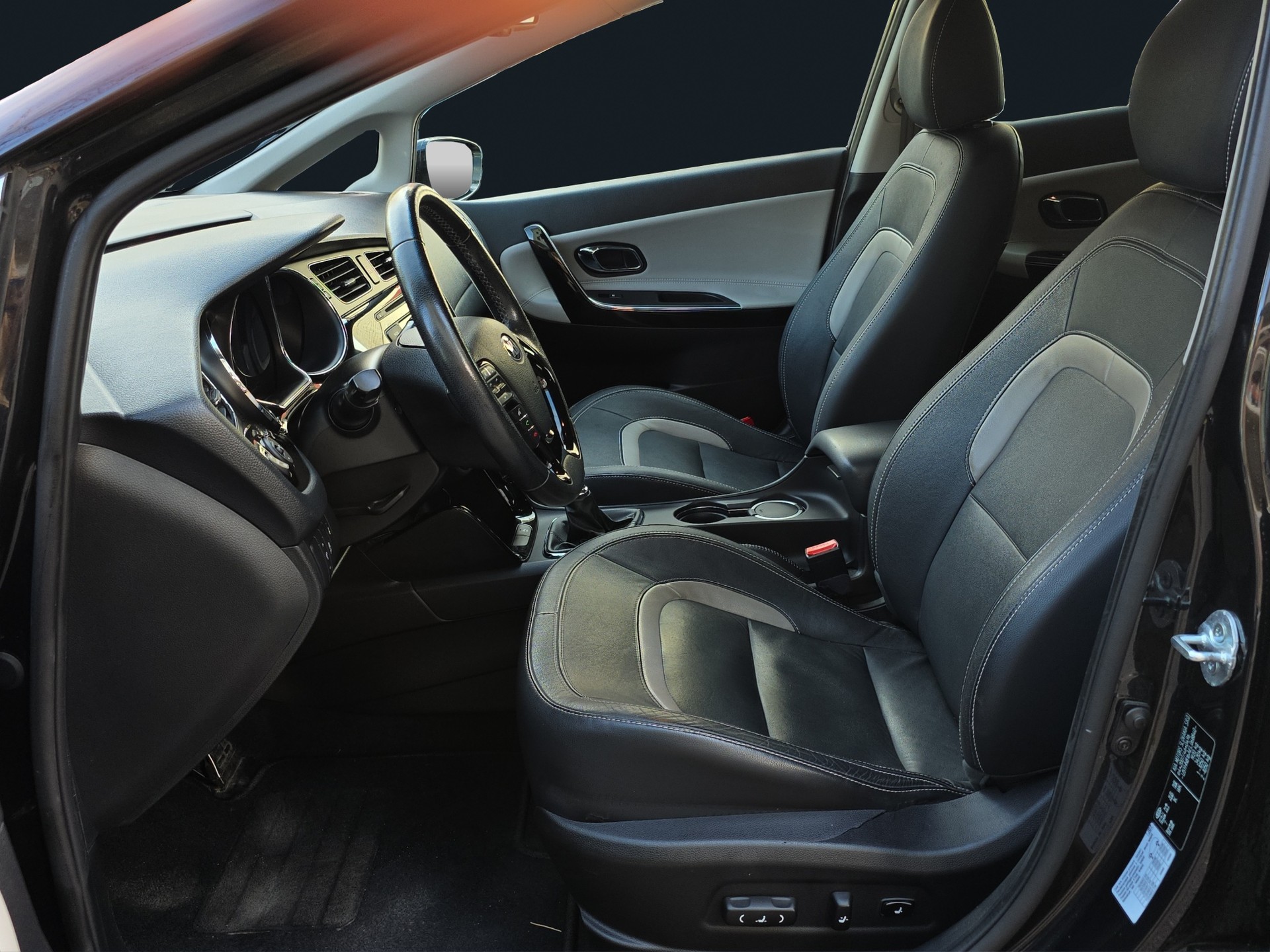 KIA Cee'd Sportswagon 1.6 CRDi Style-image-9