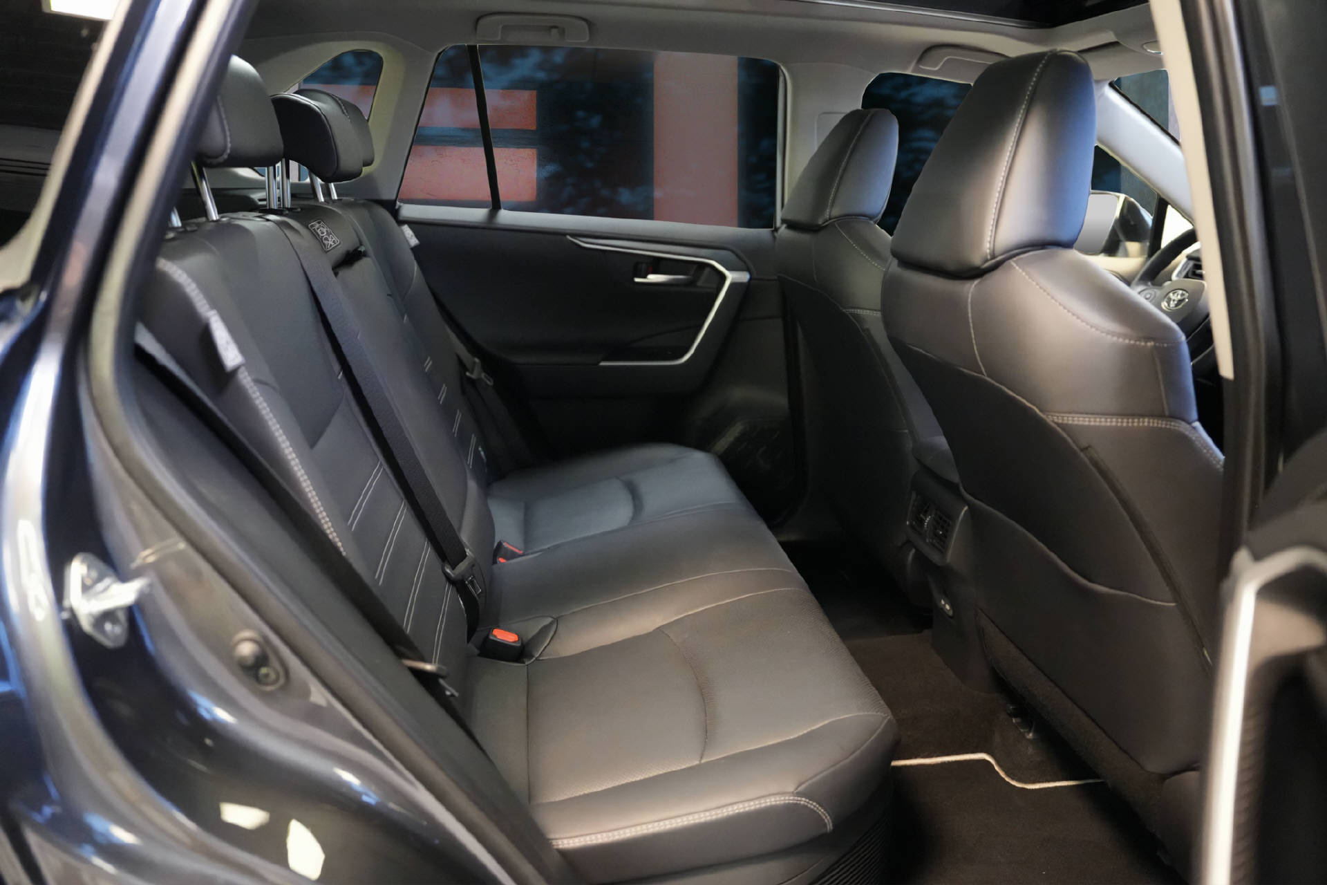TOYOTA RAV-4 2.5 HEV Premium Luxury-image-9