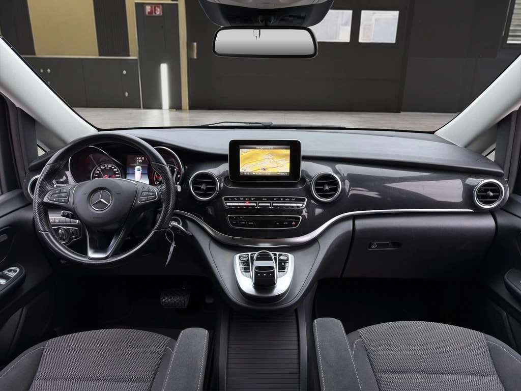 MERCEDES-BENZ V 250 d BlueTec kurz 4matic Van-image-12