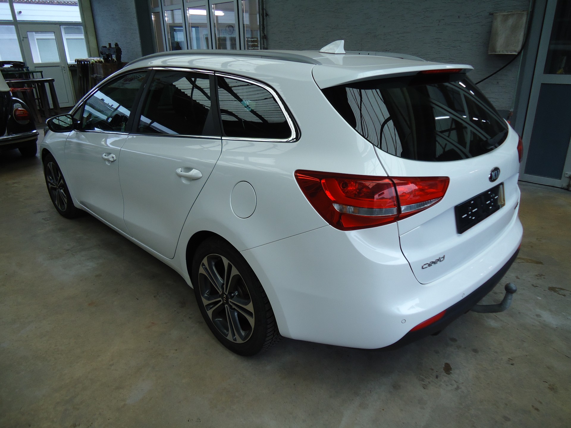 KIA Cee'd Sportswagon 1.0 T-GDi GT Line-image-2