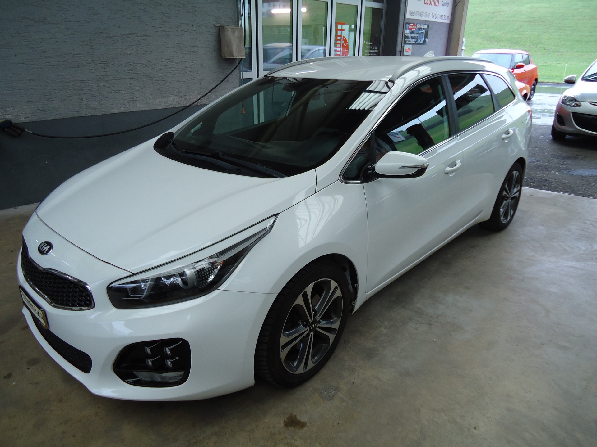 KIA Cee'd Sportswagon 1.0 T-GDi GT Line-image-0