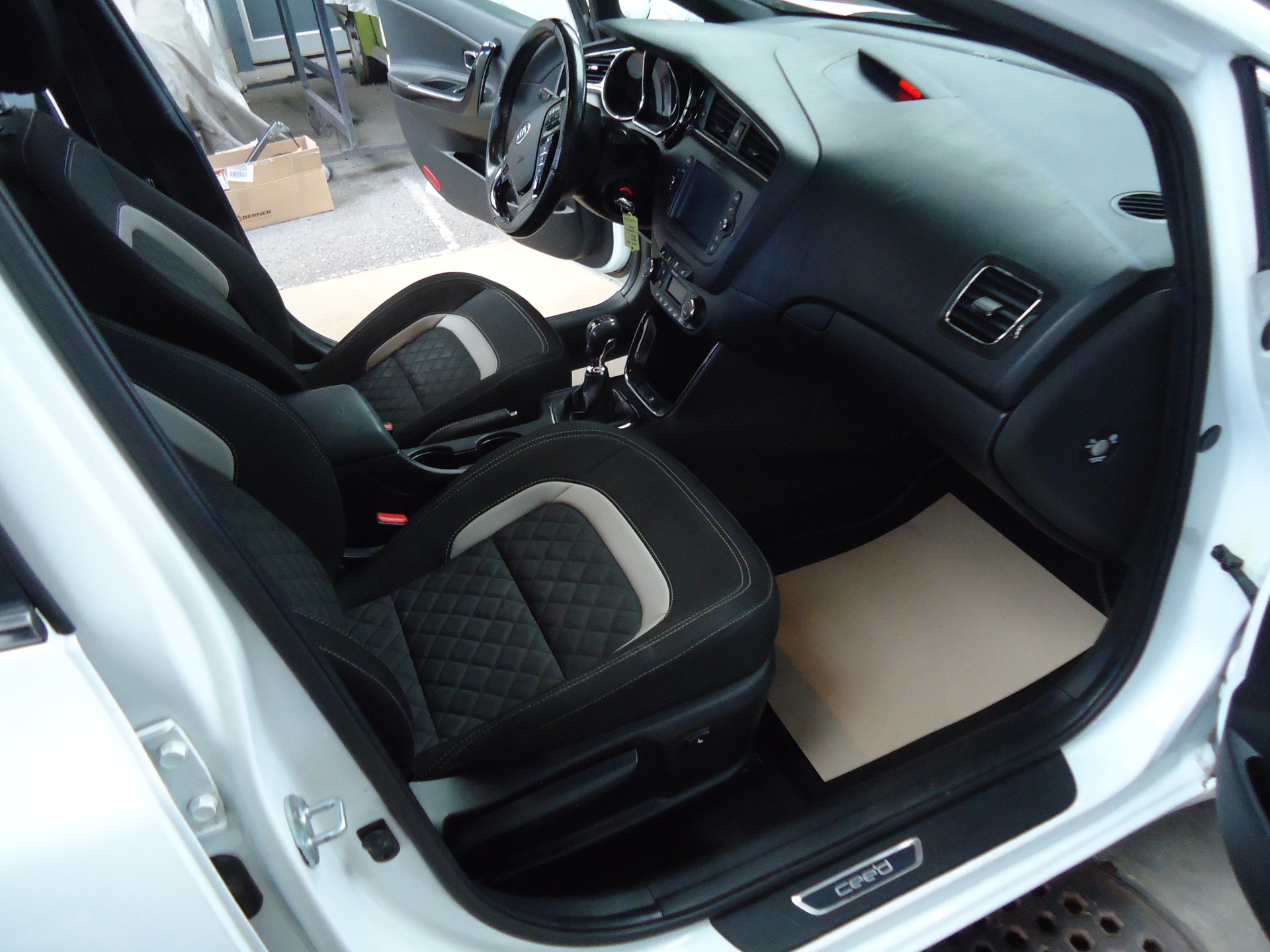KIA Cee'd Sportswagon 1.0 T-GDi GT Line-image-7