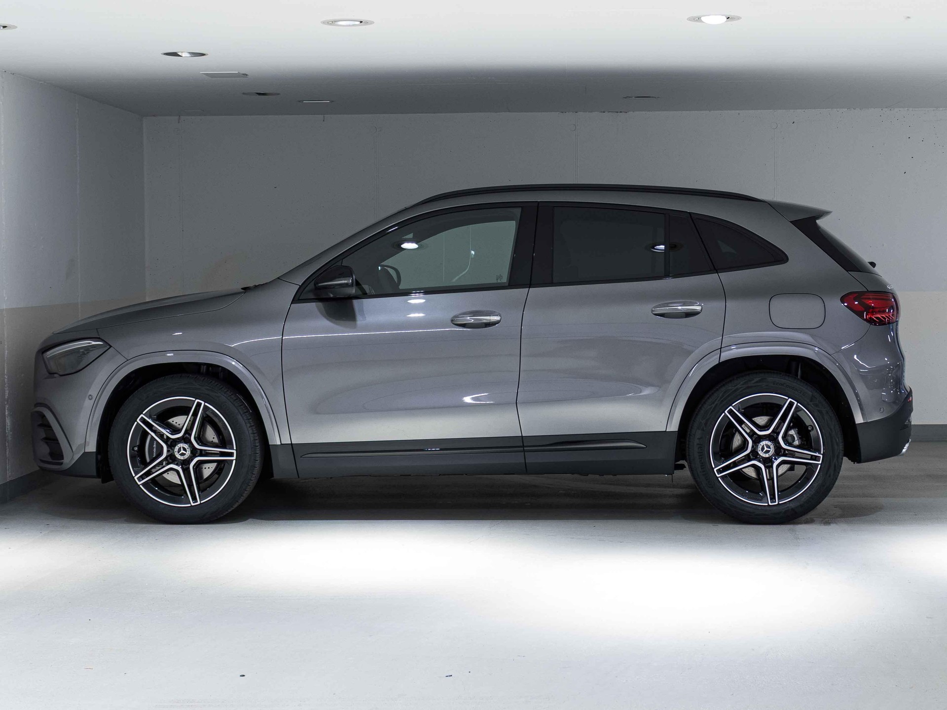MERCEDES-BENZ GLA 200 Night Star-image-4