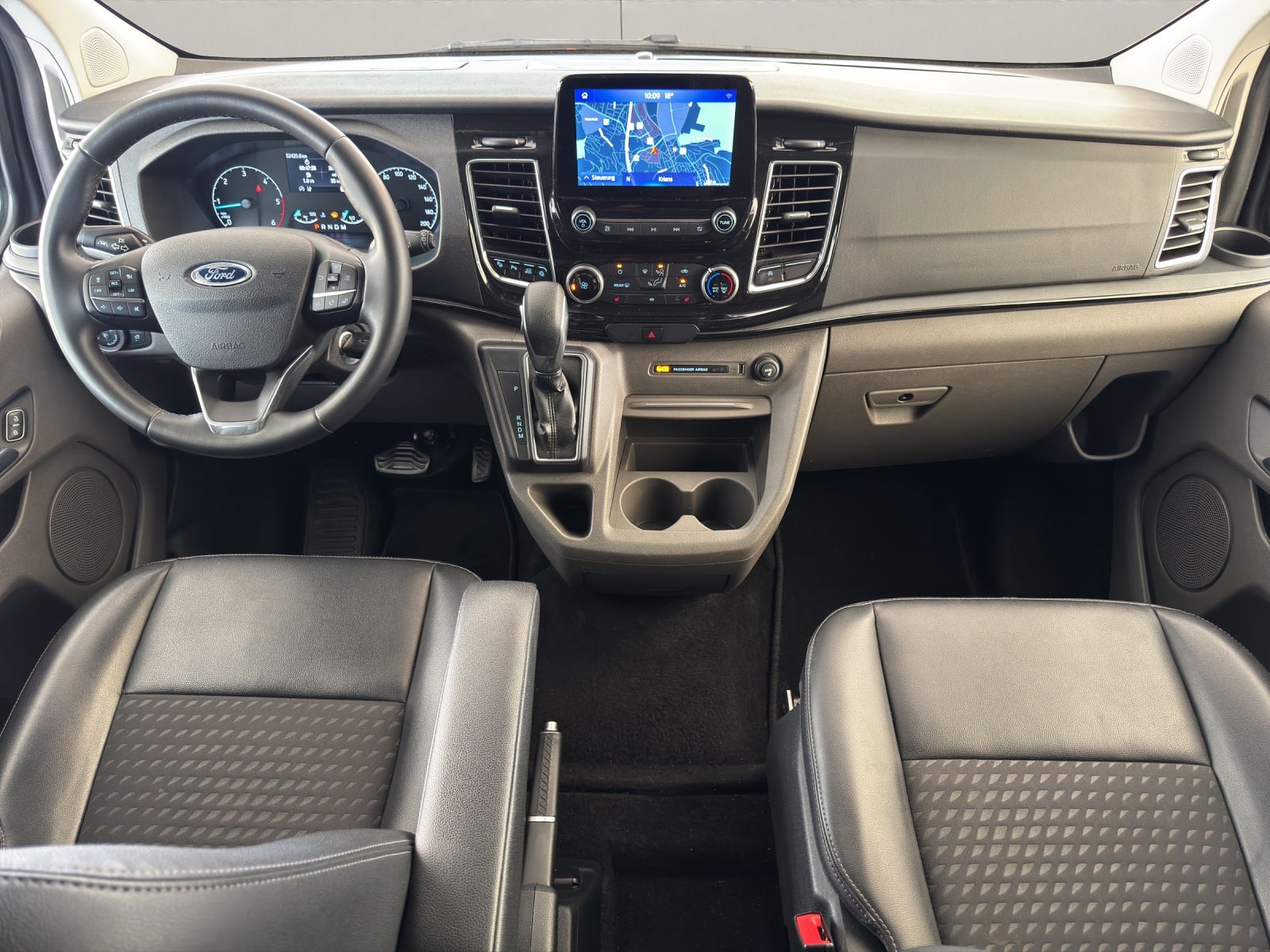 FORD Tourneo Custom Bus 320 L1 2.0 TDCi 170PS Sport Titanium 8-Plätzer-image-9