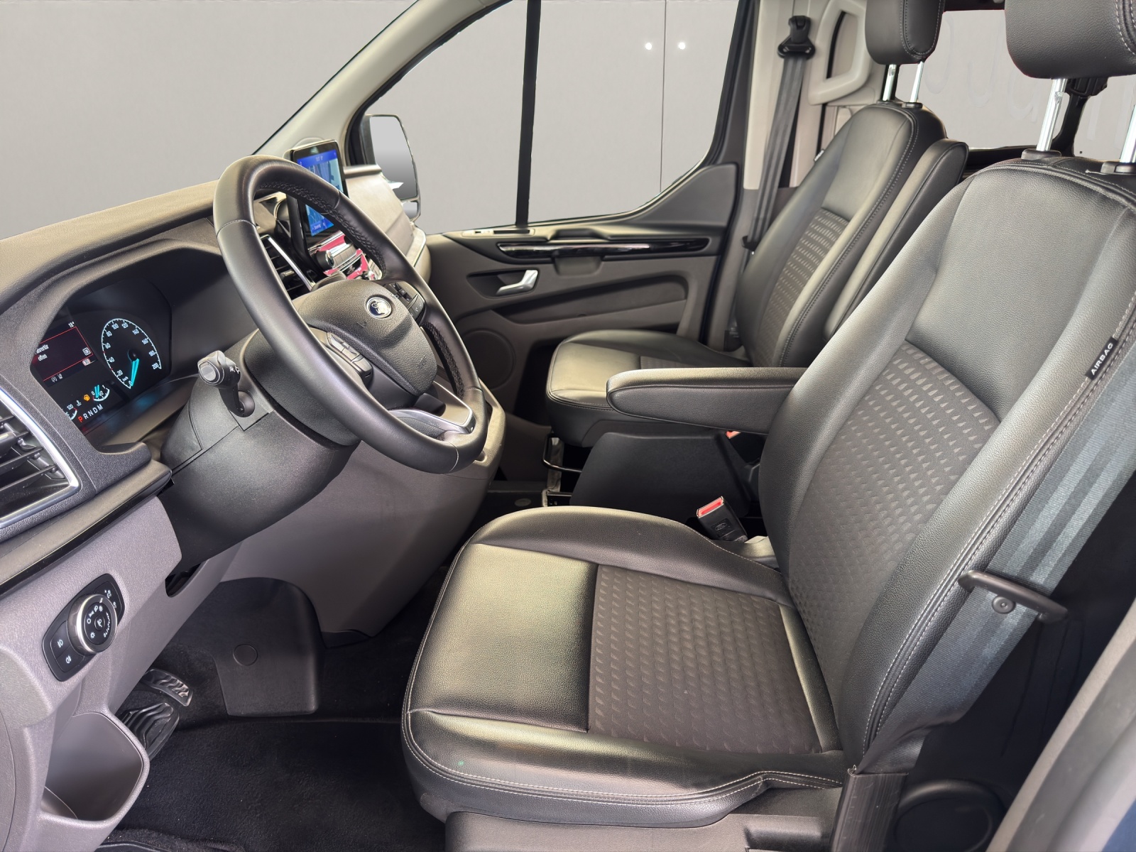 FORD Tourneo Custom Bus 320 L1 2.0 TDCi 170PS Sport Titanium 8-Plätzer-image-11